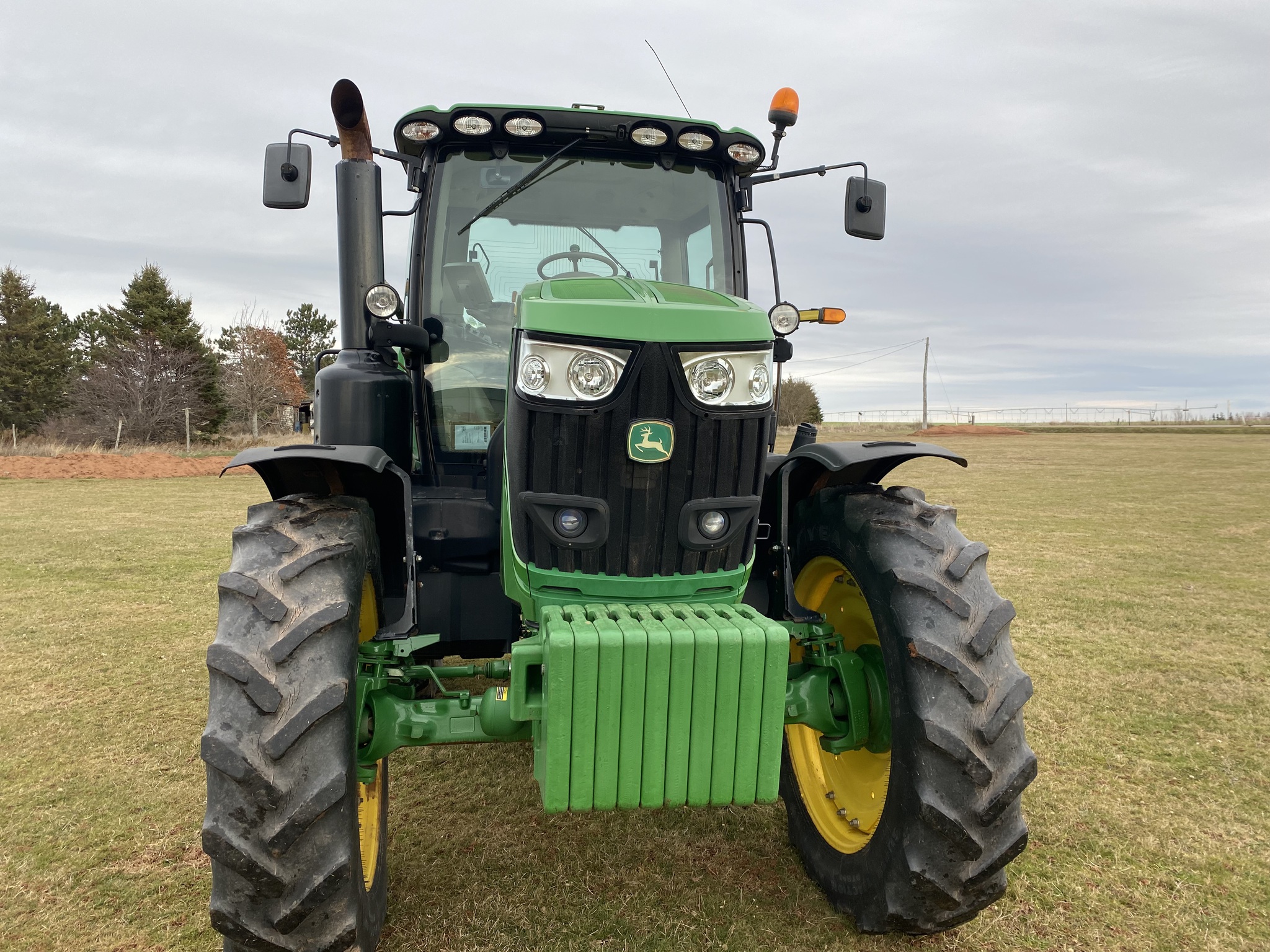 2017 John Deere 6215R Image 21