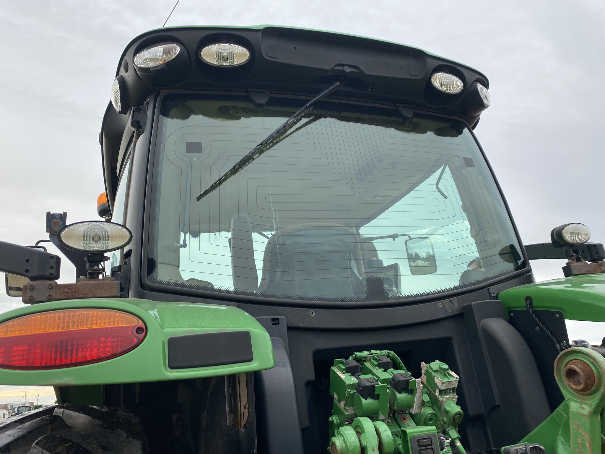 2017 John Deere 6215R Image 16