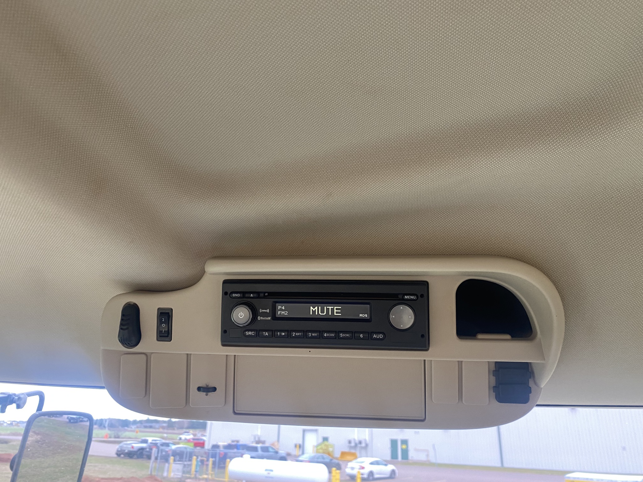 2017 John Deere 6215R Image 7