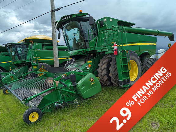 Photo of a 2013 John Deere S690