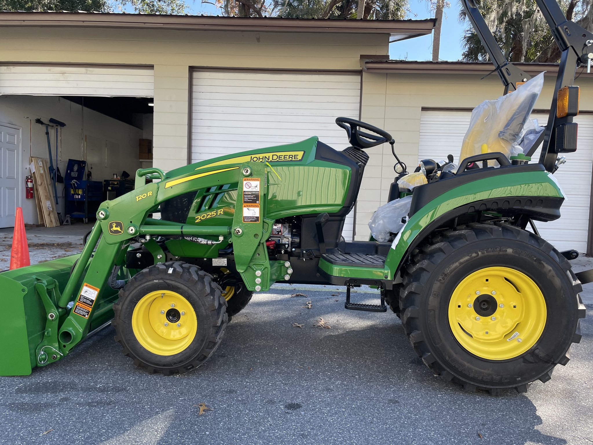 John Deere 2032R Specs & Features - lsbo7d3