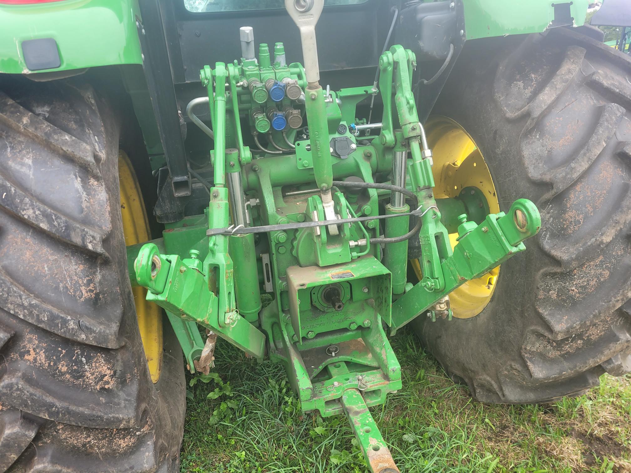 2021 John Deere 6120E Image 6