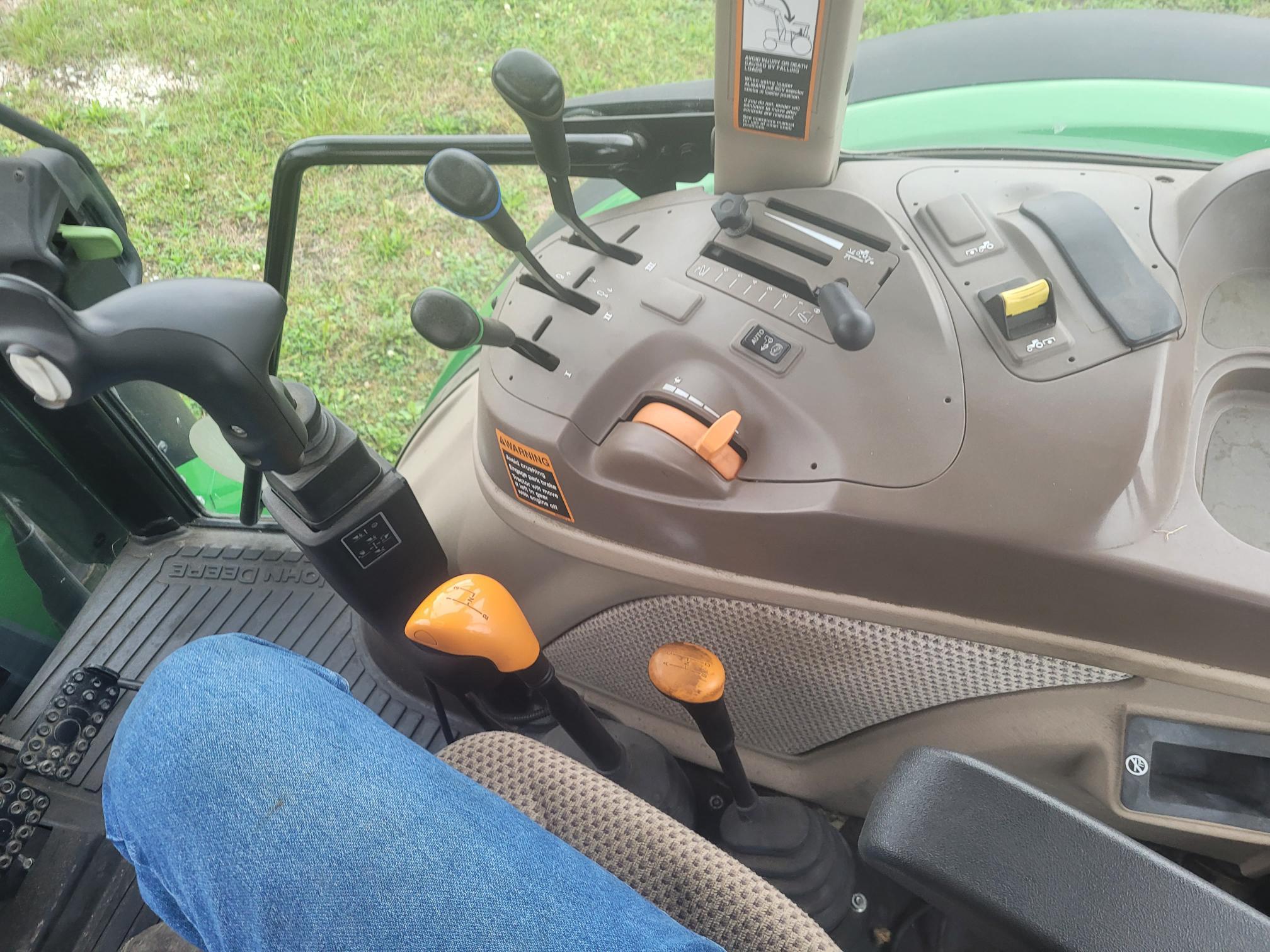 2021 John Deere 6120E Image 9