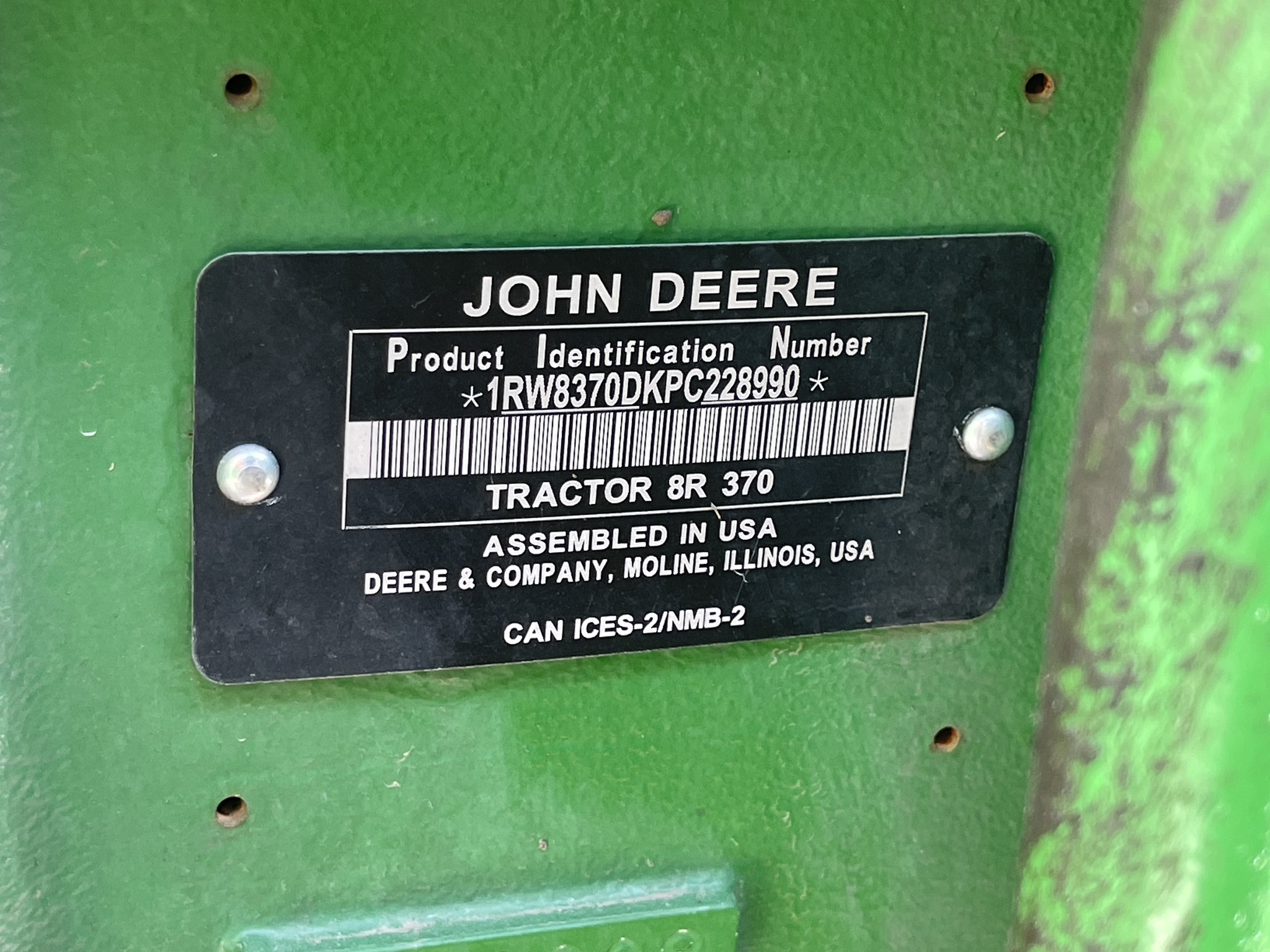  2023 John Deere 8R 370 at Heritage Tractor in Roanoke, IL