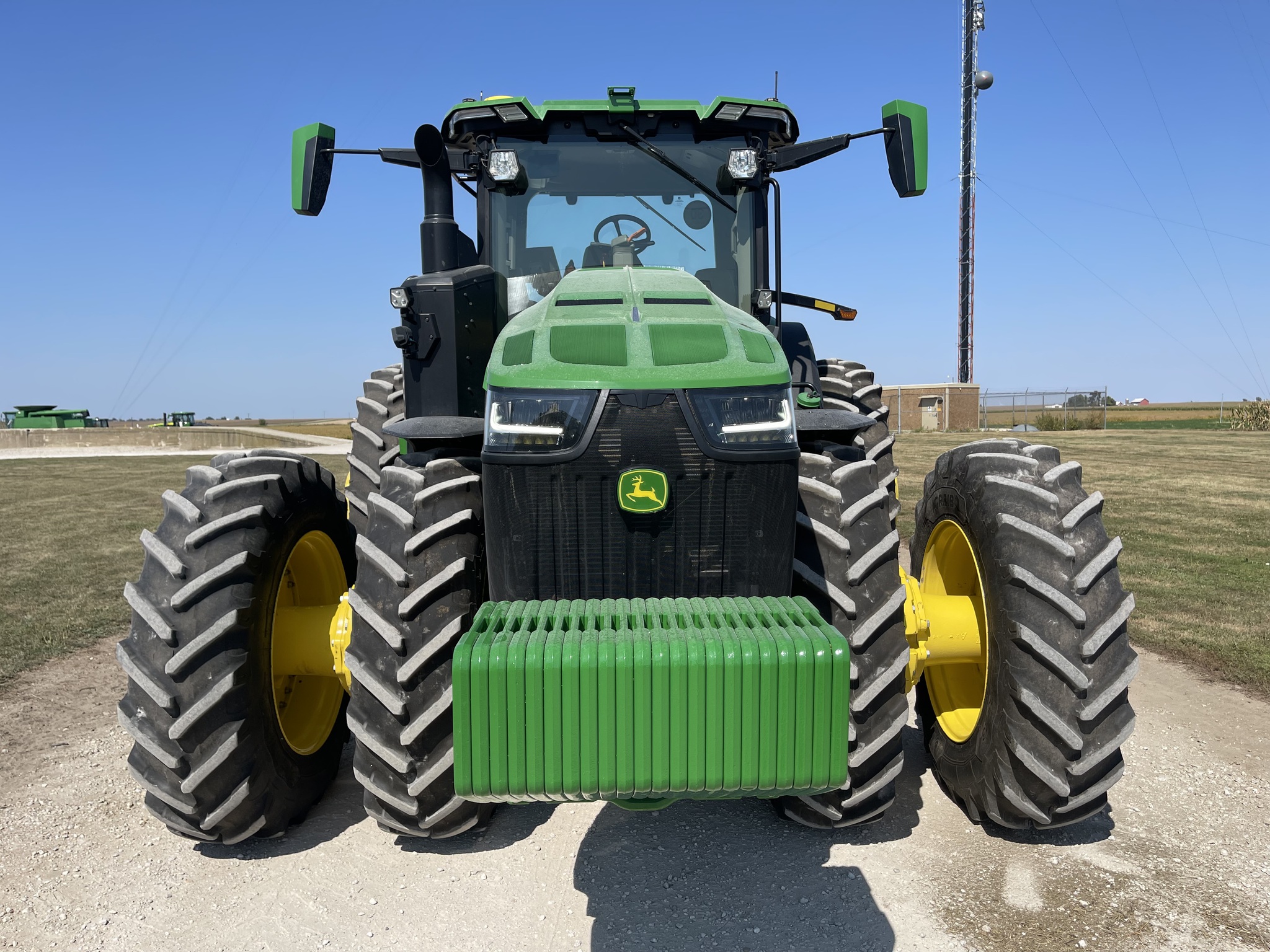  2023 John Deere 8R 370 at Heritage Tractor in Roanoke, IL