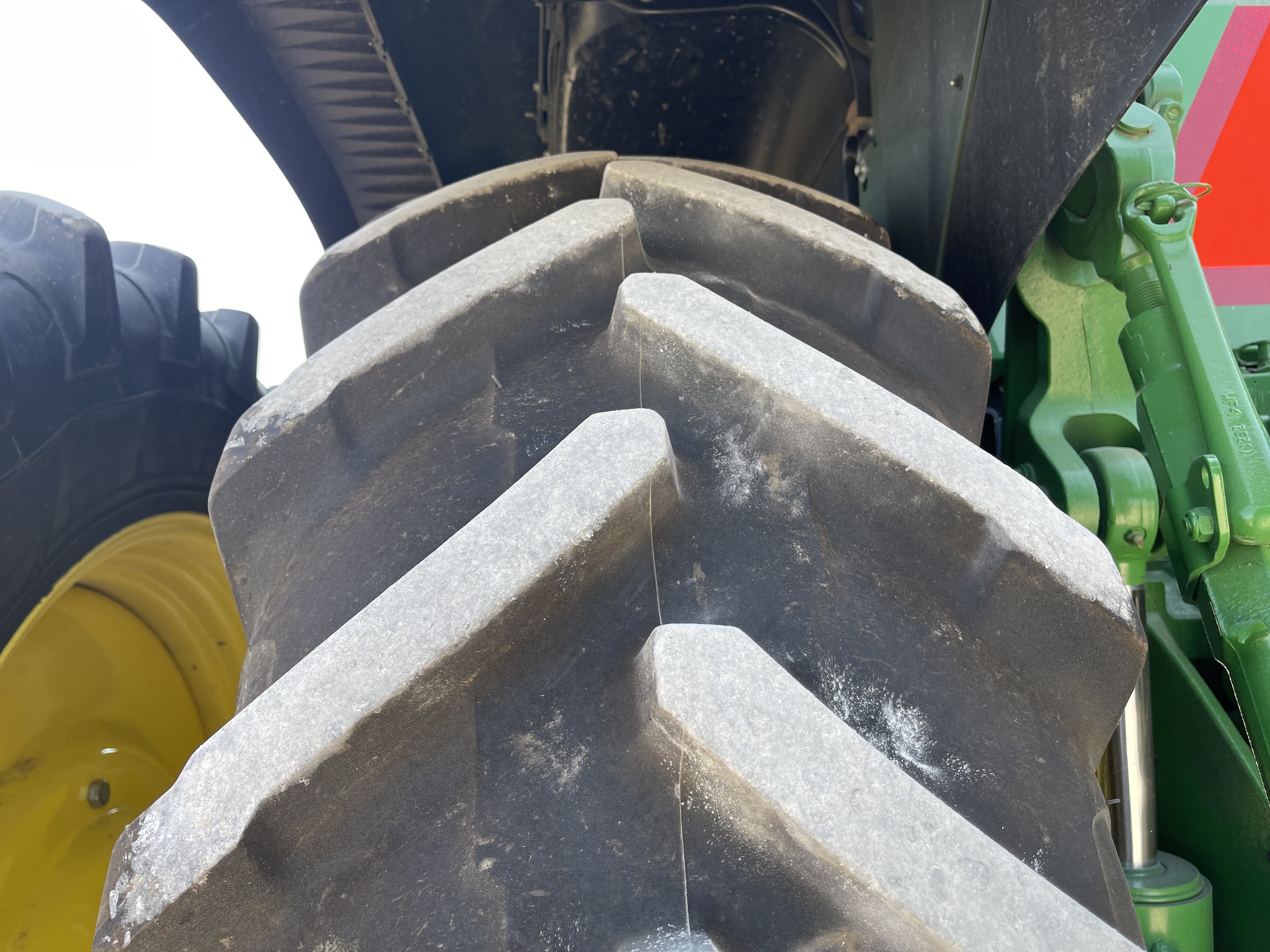  2023 John Deere 8R 370 at Heritage Tractor in Roanoke, IL