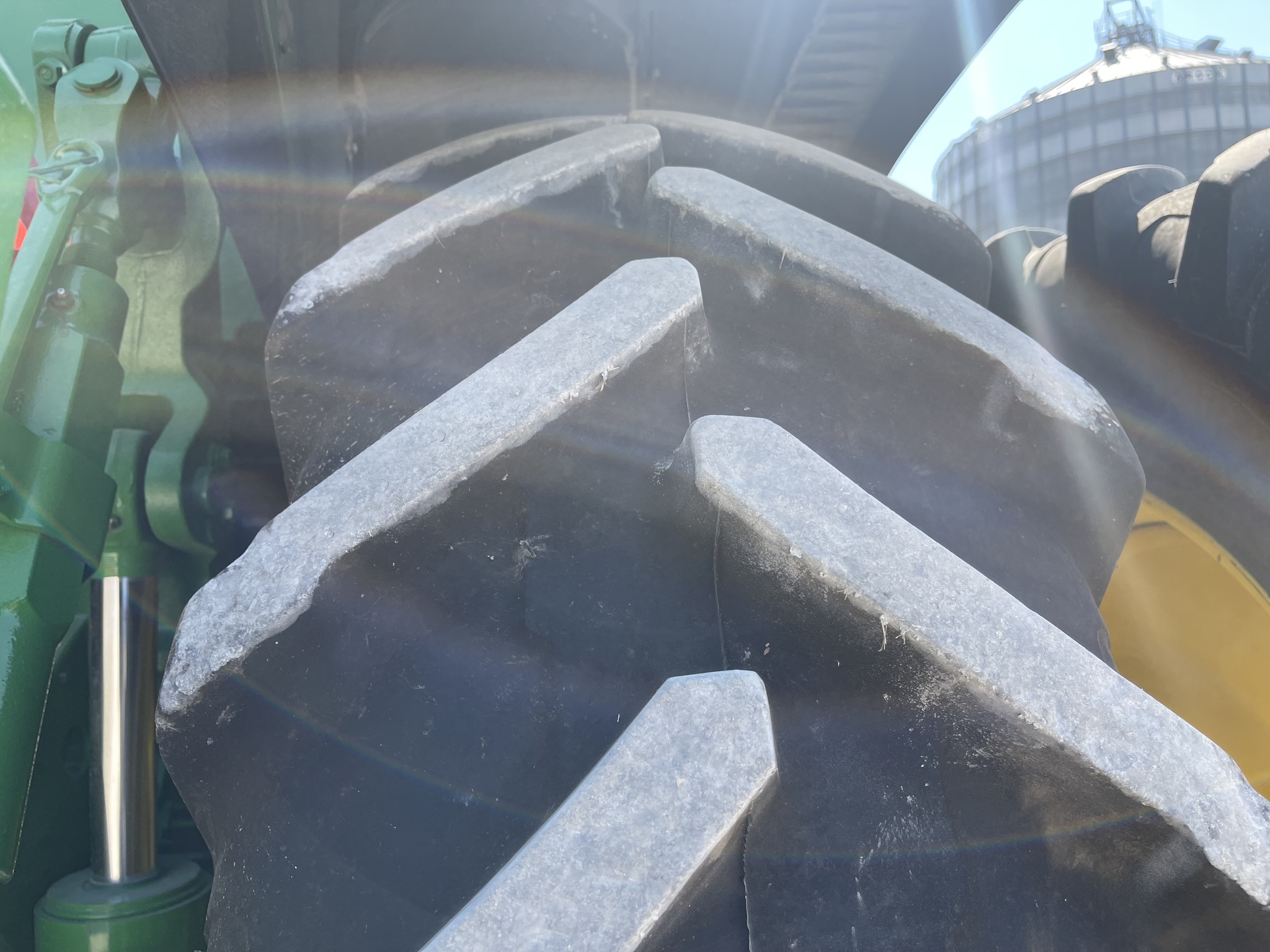  2023 John Deere 8R 370 at Heritage Tractor in Roanoke, IL