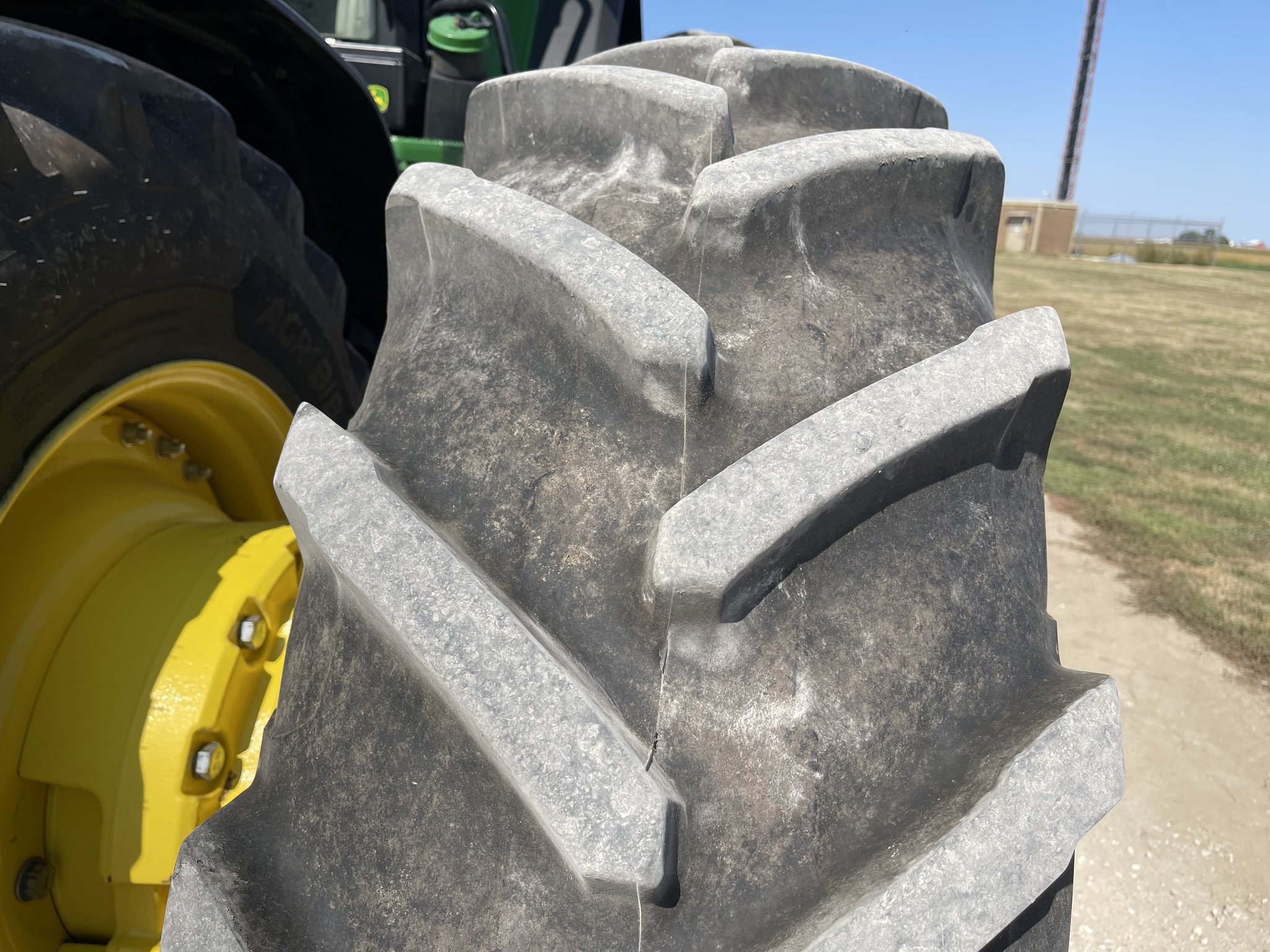  2023 John Deere 8R 370 at Heritage Tractor in Roanoke, IL