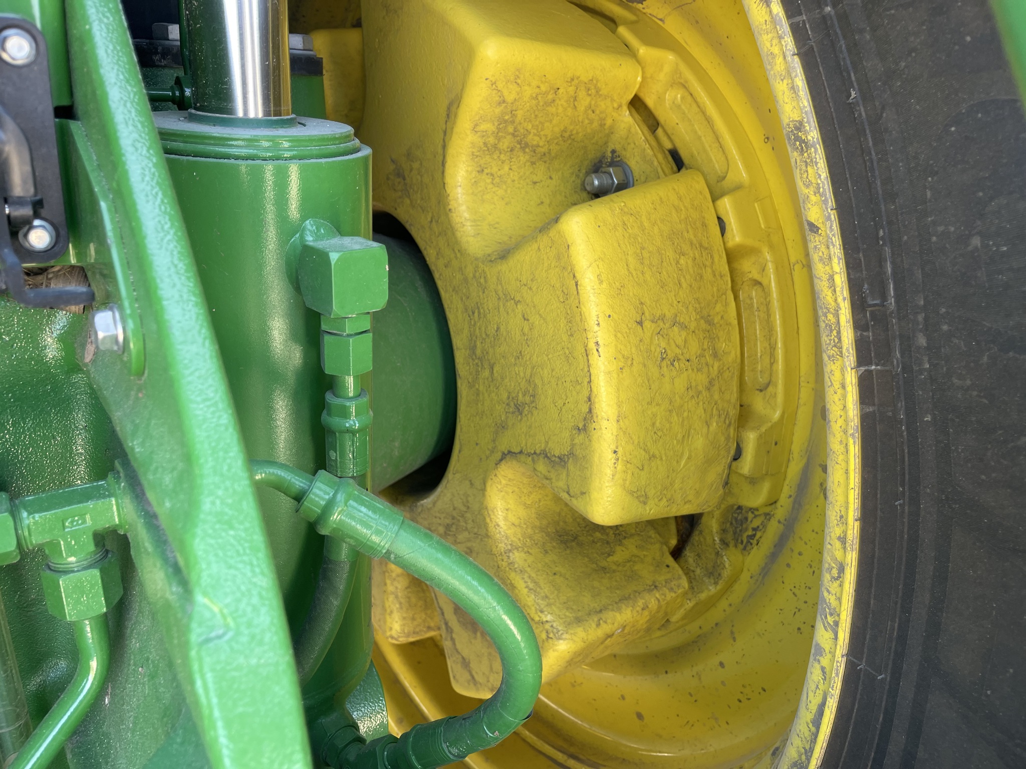  2023 John Deere 8R 370 at Heritage Tractor in Roanoke, IL