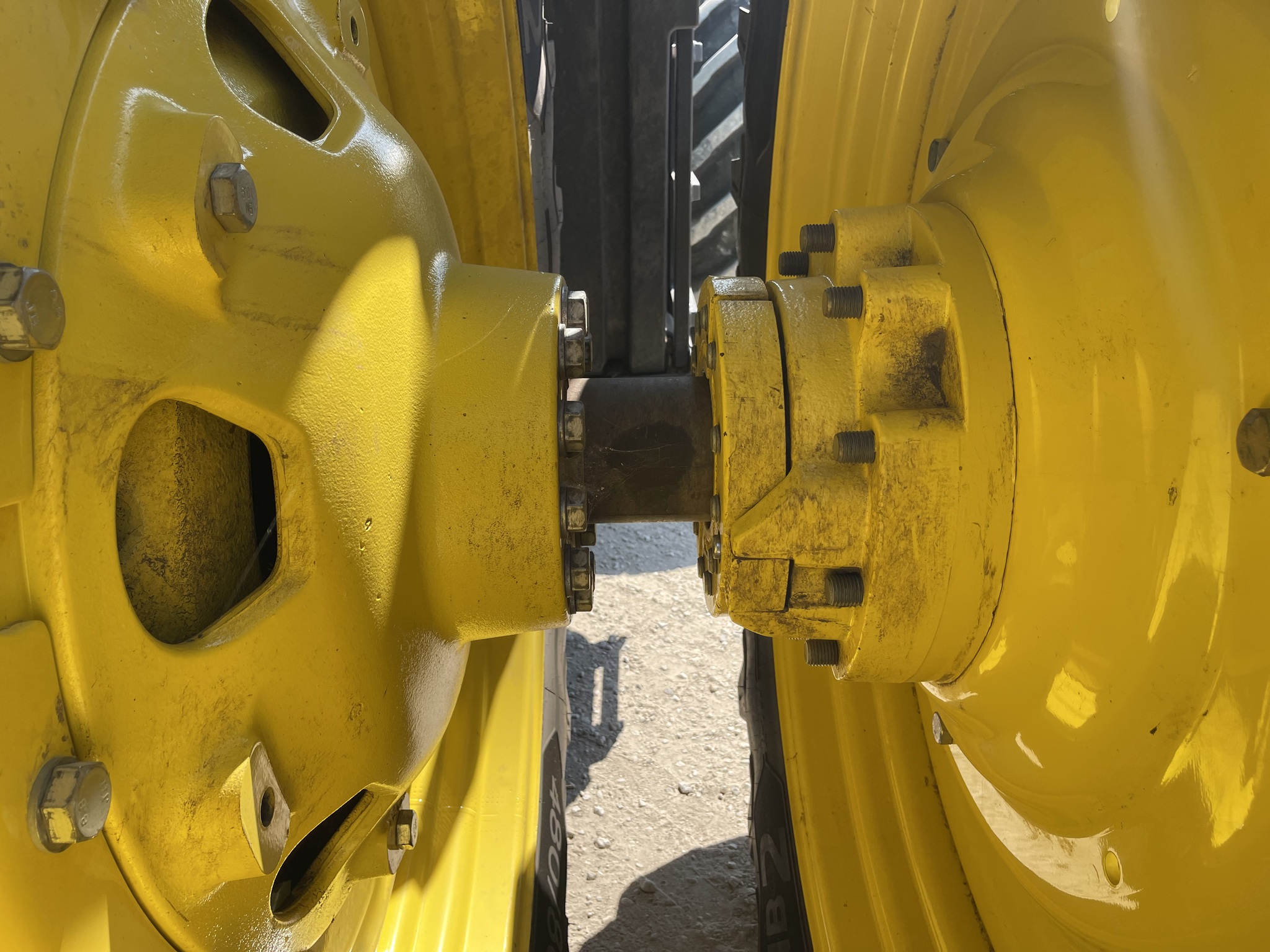  2023 John Deere 8R 370 at Heritage Tractor in Roanoke, IL