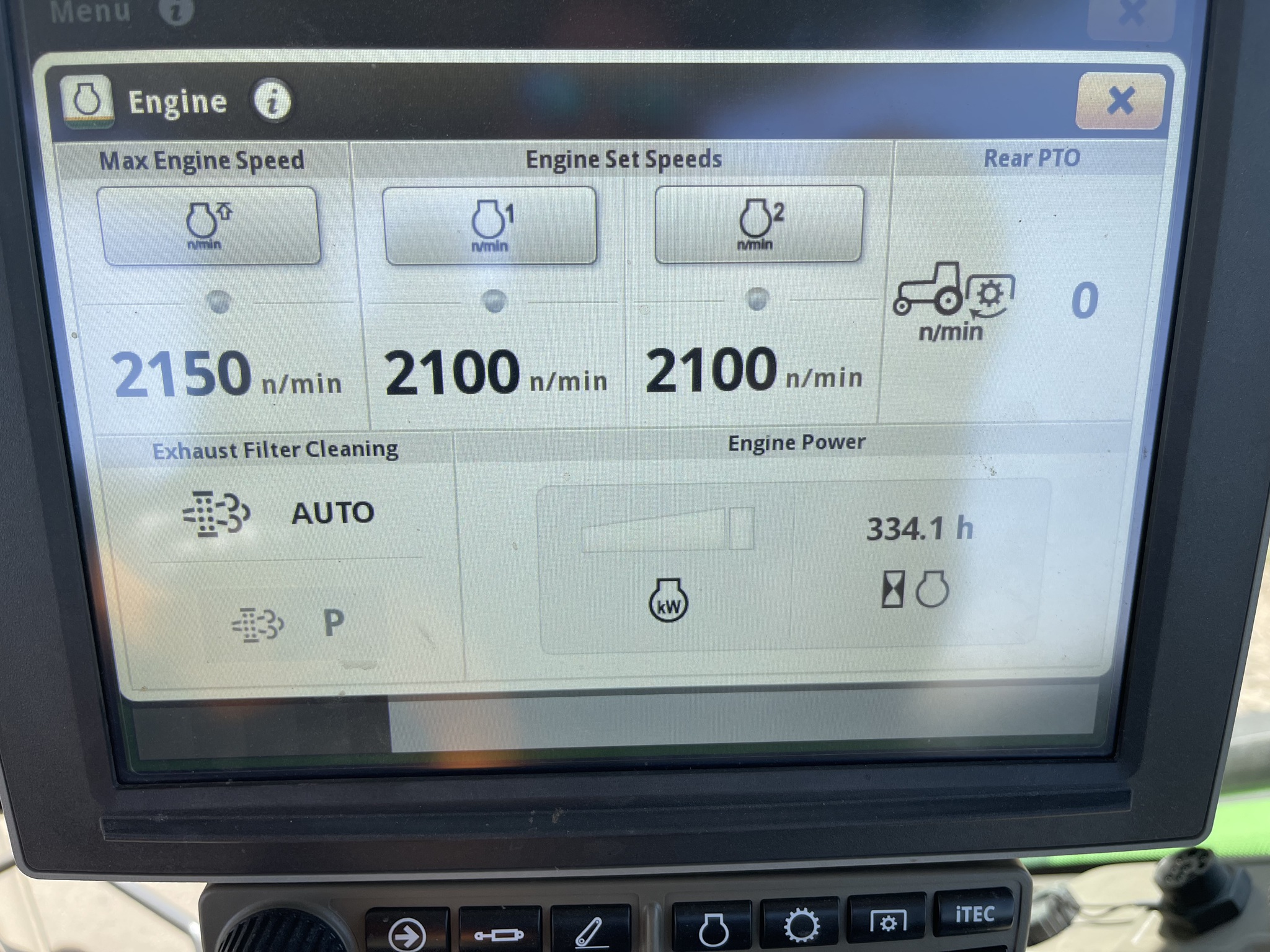  2023 John Deere 8R 370 at Heritage Tractor in Roanoke, IL