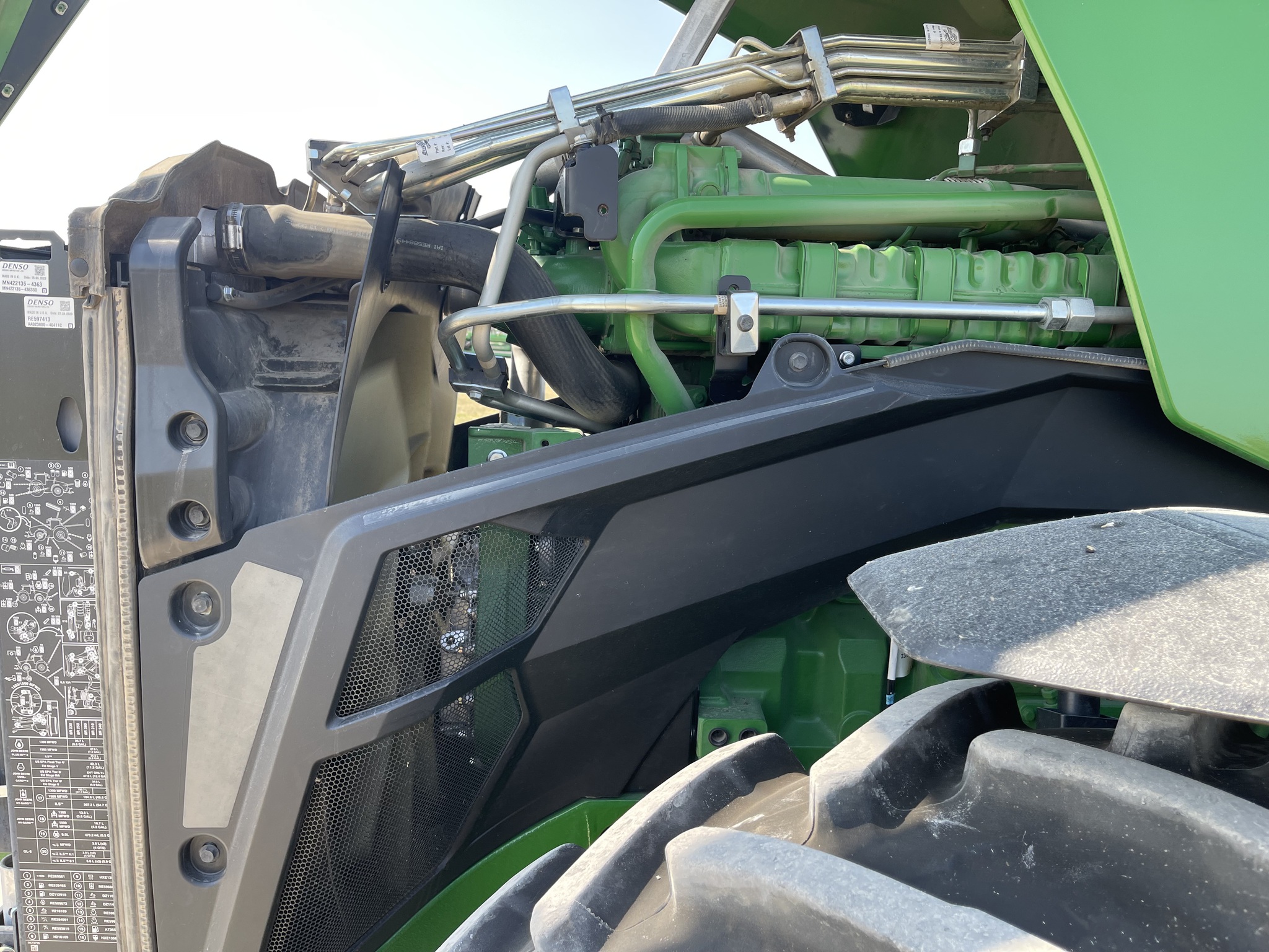  2023 John Deere 8R 370 at Heritage Tractor in Roanoke, IL
