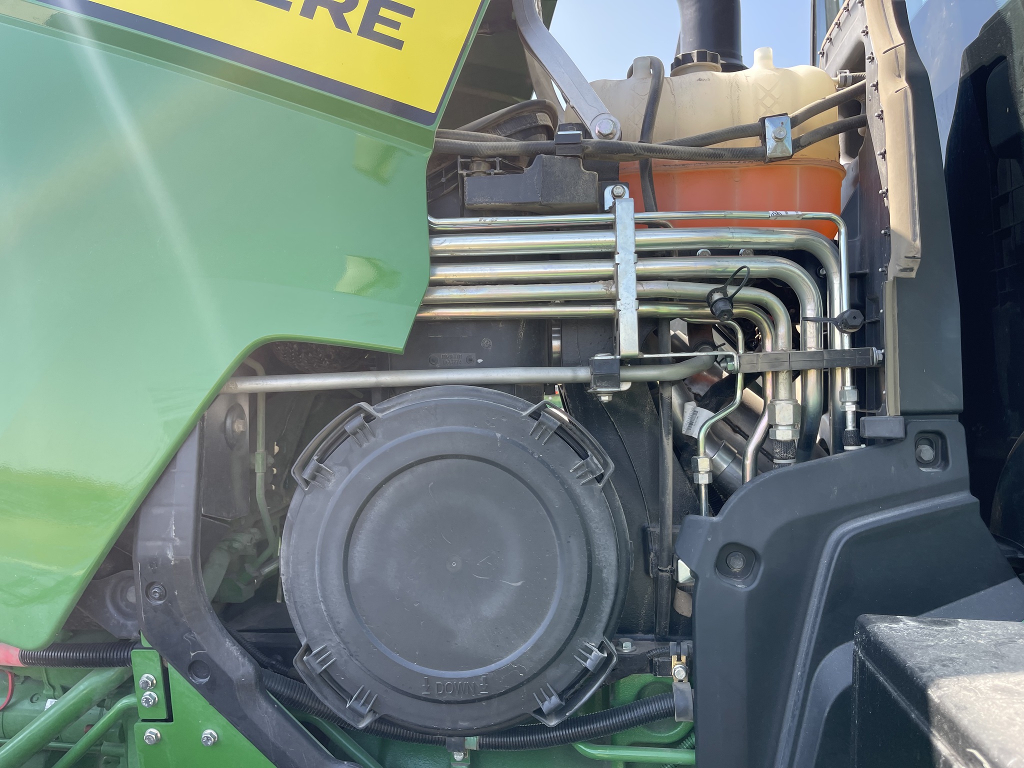  2023 John Deere 8R 370 at Heritage Tractor in Roanoke, IL