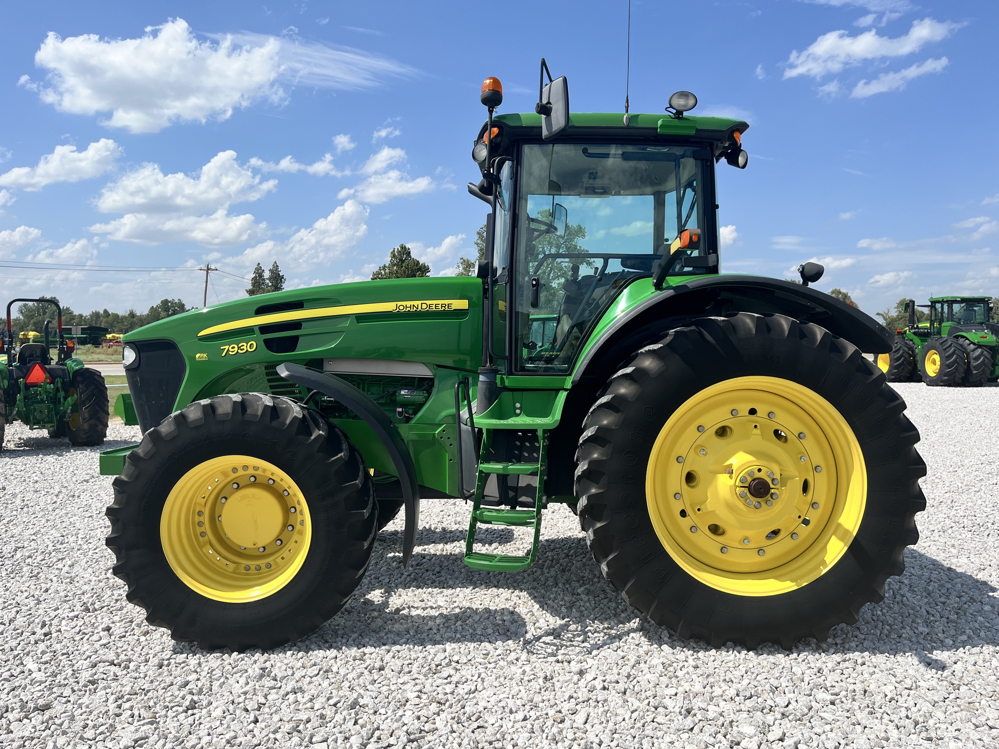 2011 John Deere 7930 Image 2