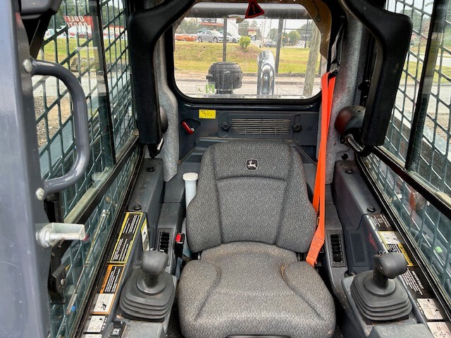 2022 John Deere 333G Image 4