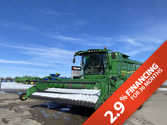 Photo of a 2013 John Deere S690