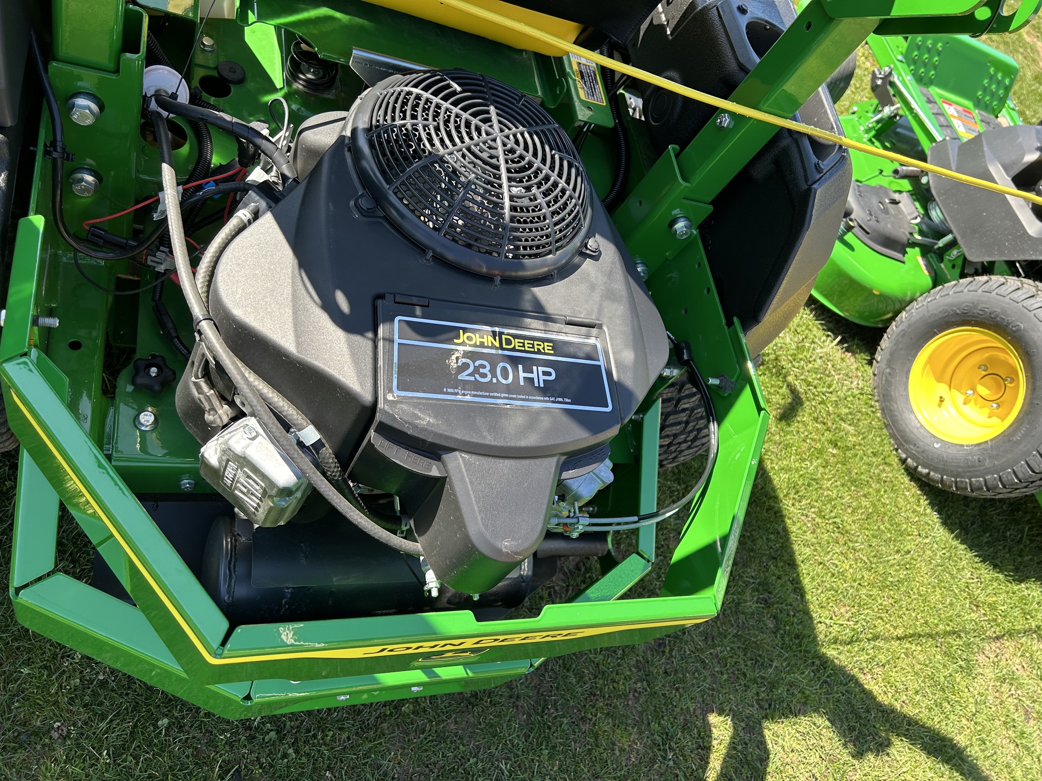2025 John Deere Z720E Image 5
