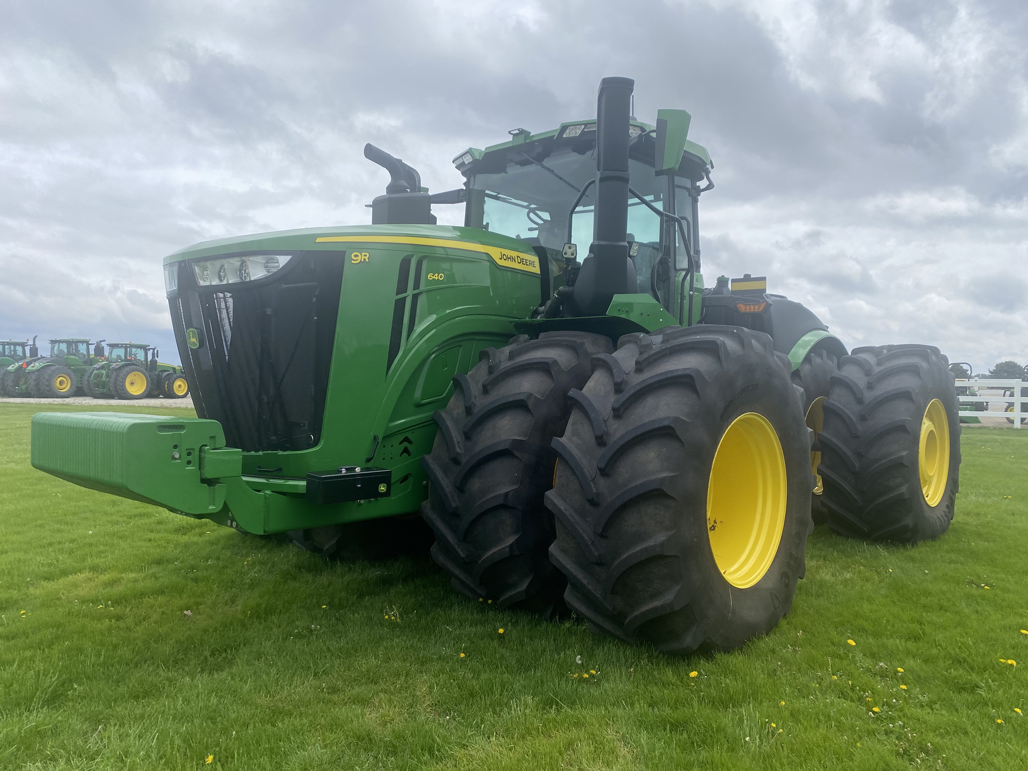  2023 John Deere 9R 640 at Heritage Tractor in Dixon, IL