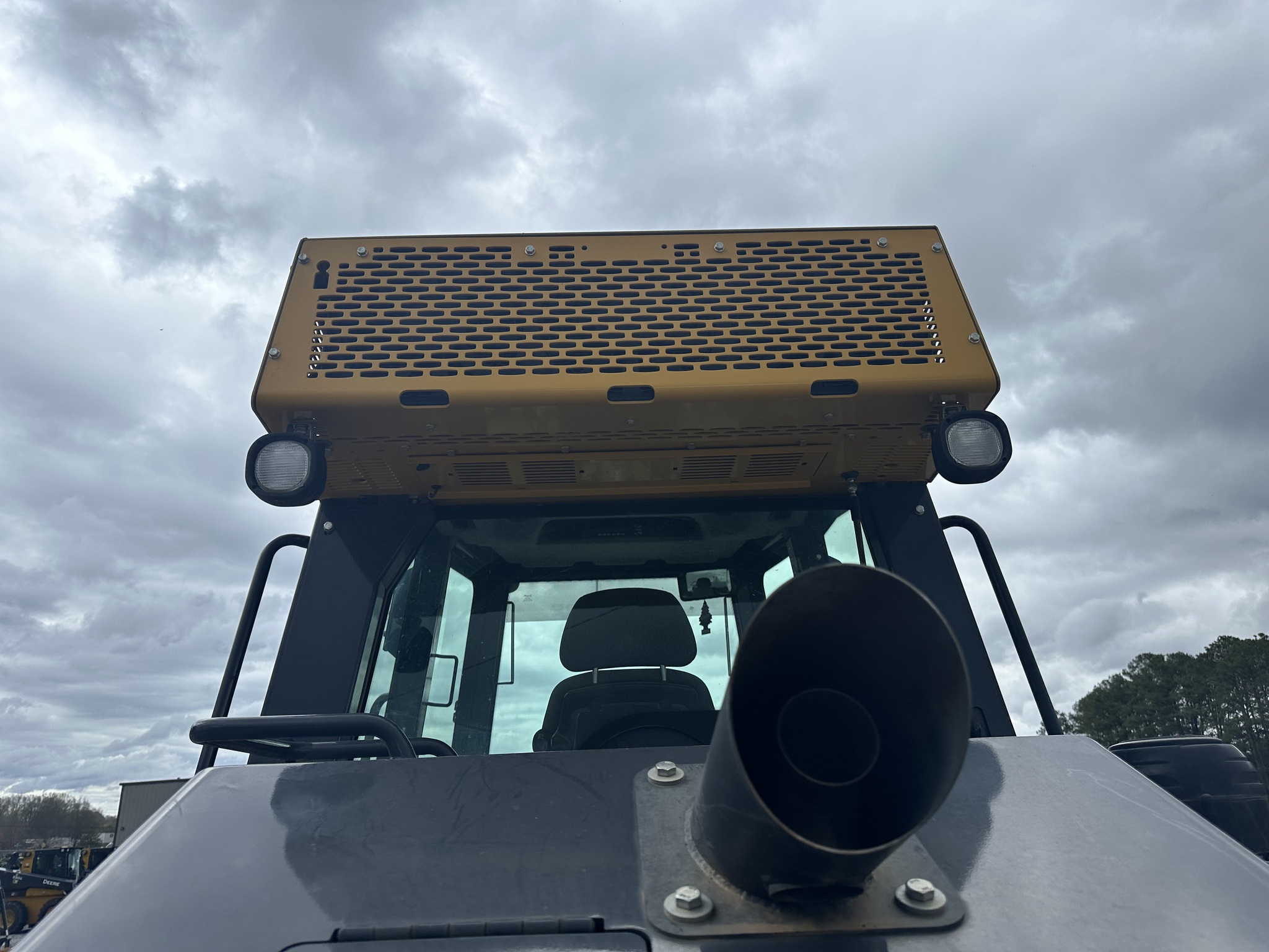 2022 John Deere 655K Image 12