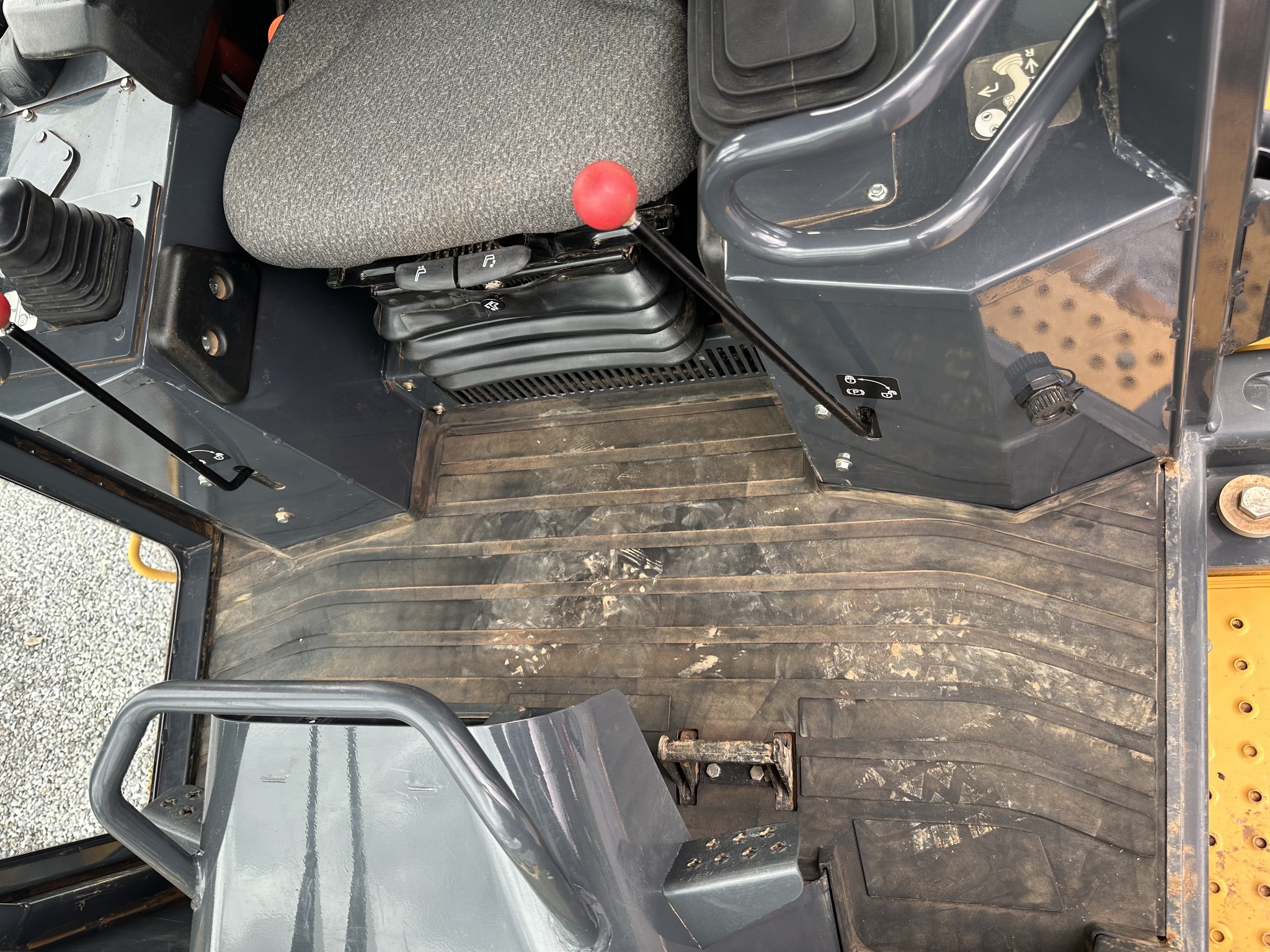 2022 John Deere 655K Image 47