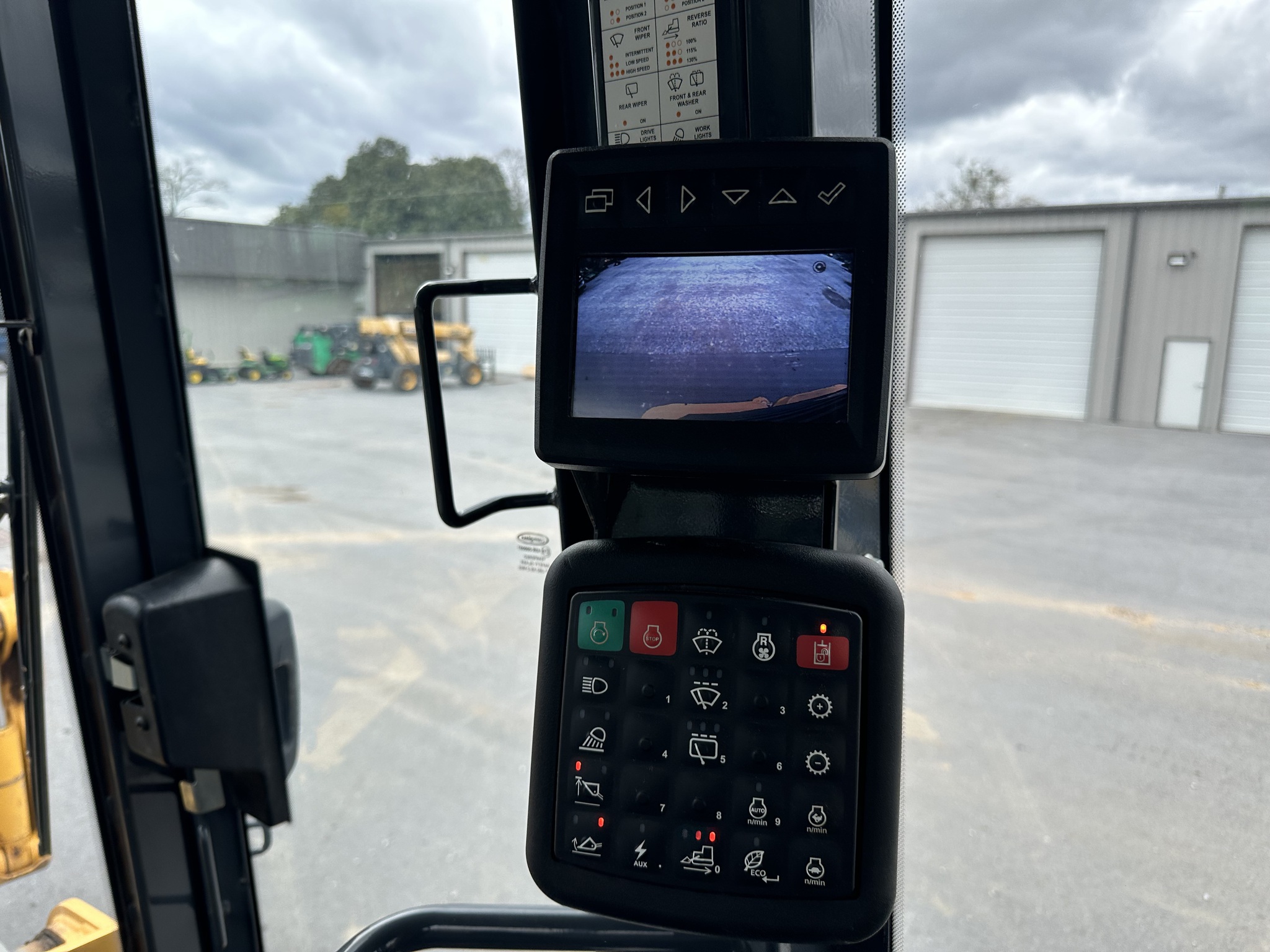 2022 John Deere 655K Image 46