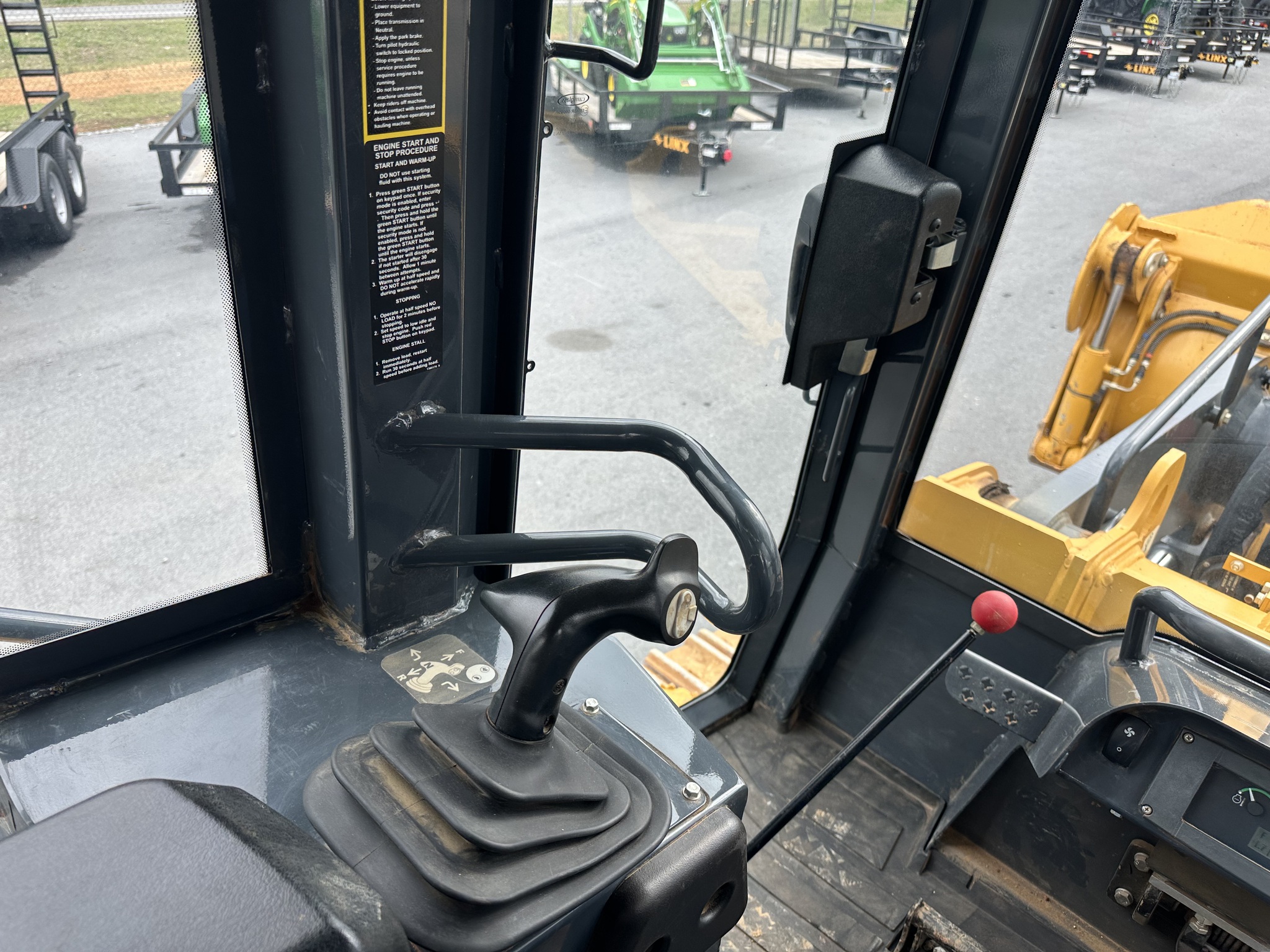 2022 John Deere 655K Image 48