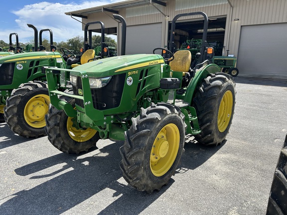 2023 John Deere 5075E Photo 2