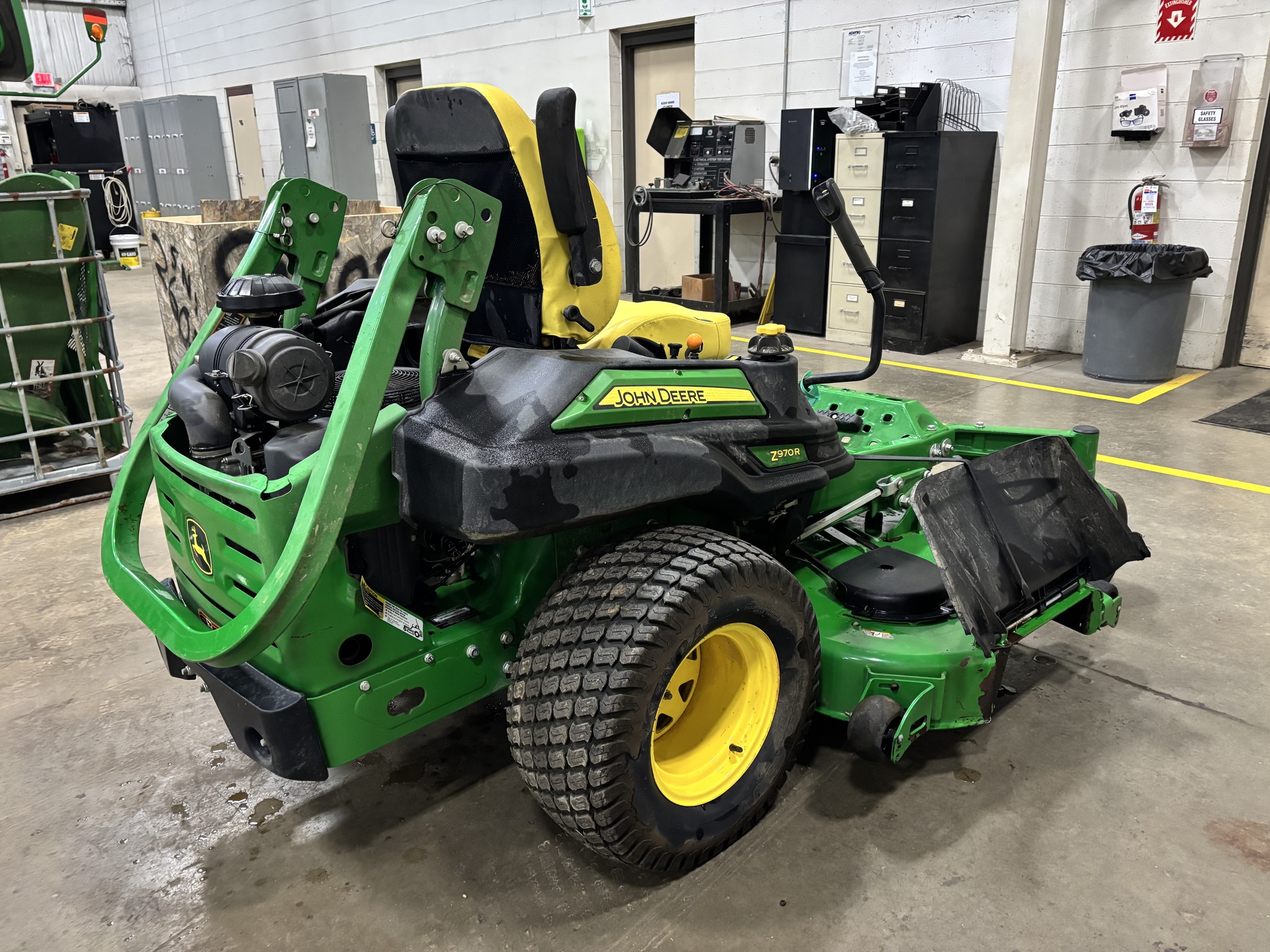 Used 2022 John Deere Z970R Zero Turn Mowers at Koenig Equipment in Urbana, OH - PhotoXL4