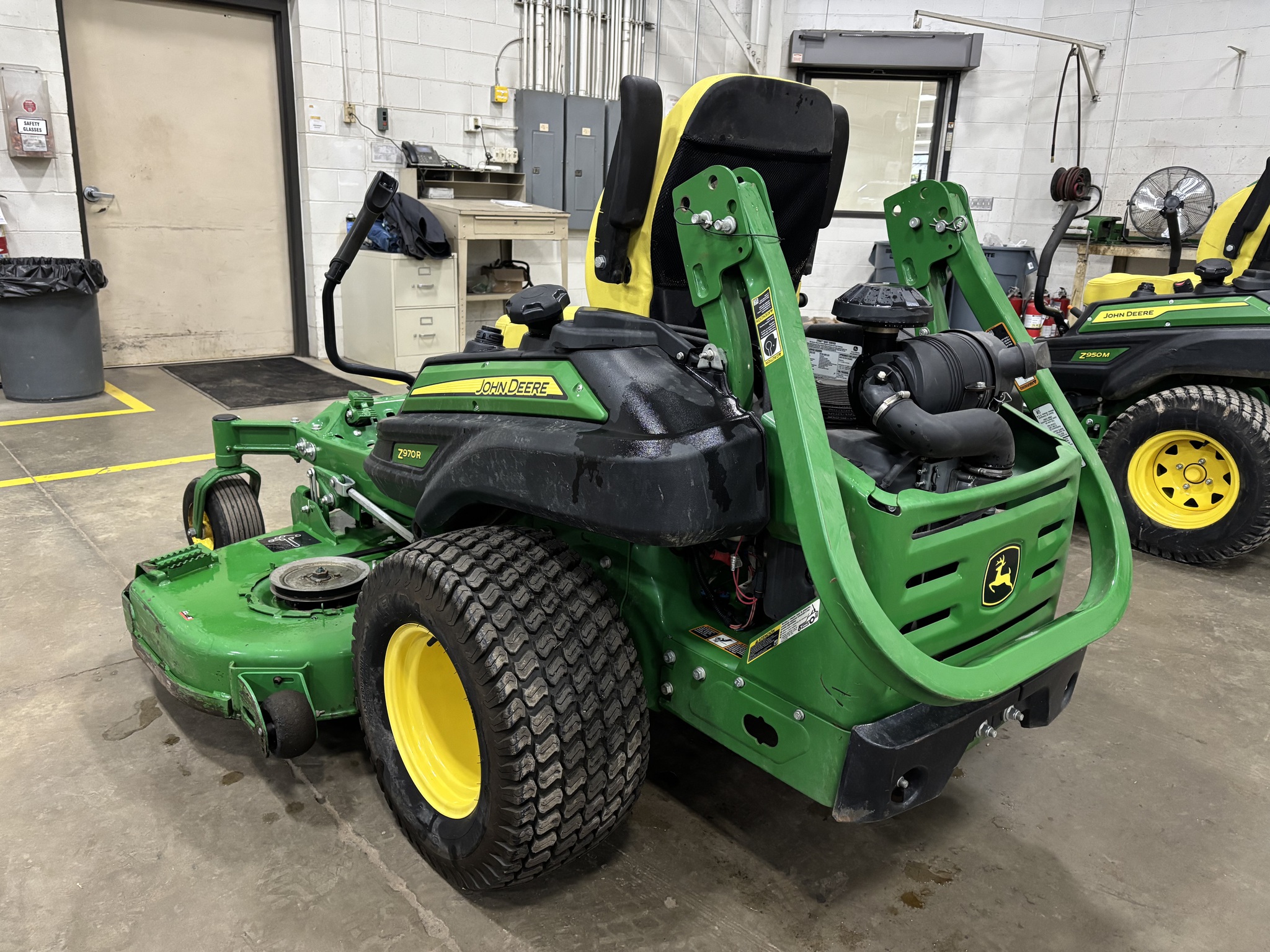 Used 2022 John Deere Z970R Zero Turn Mowers at Koenig Equipment in Urbana, OH - PhotoXL6