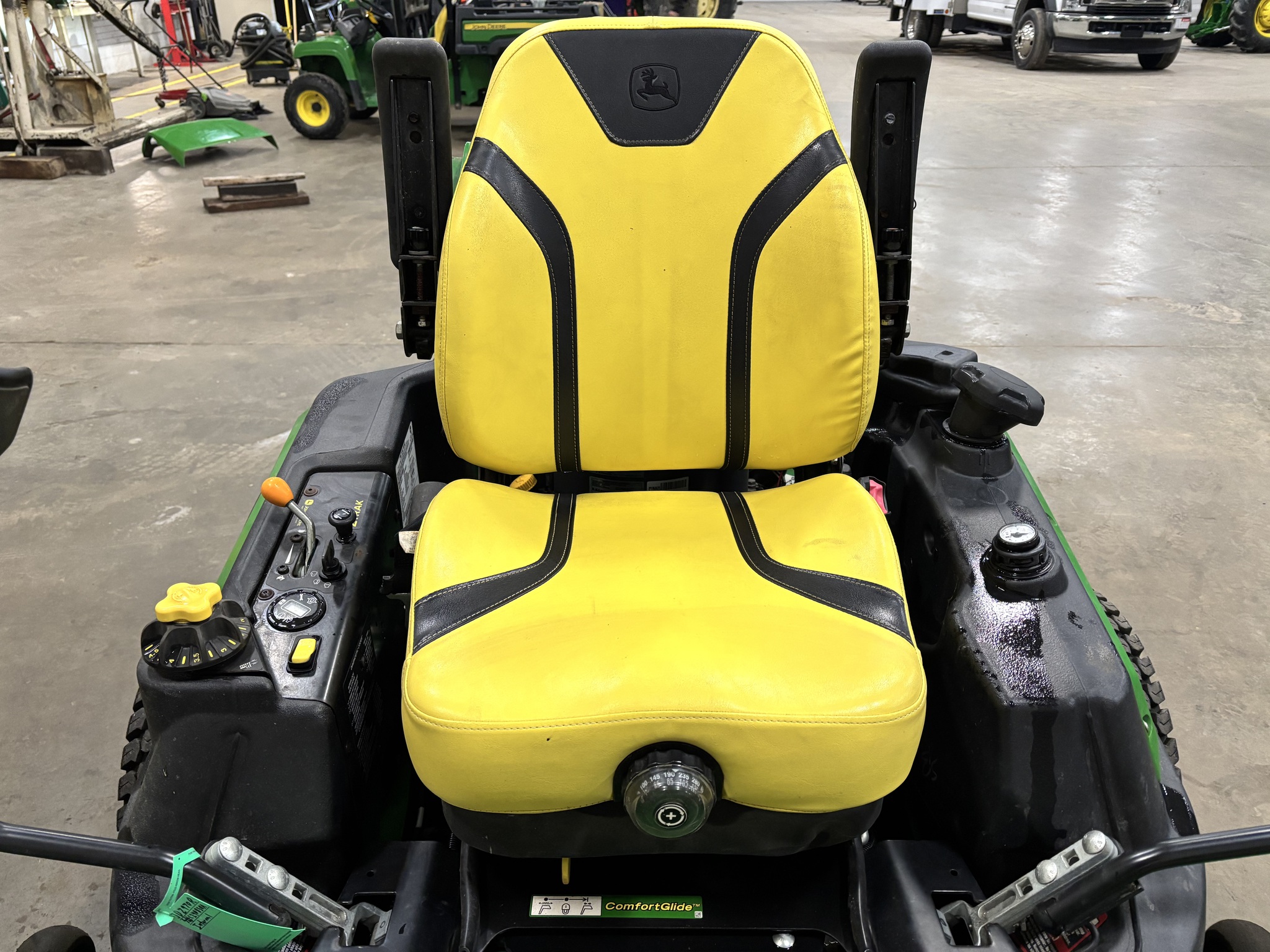 Used 2022 John Deere Z970R Zero Turn Mowers at Koenig Equipment in Urbana, OH - PhotoXL8