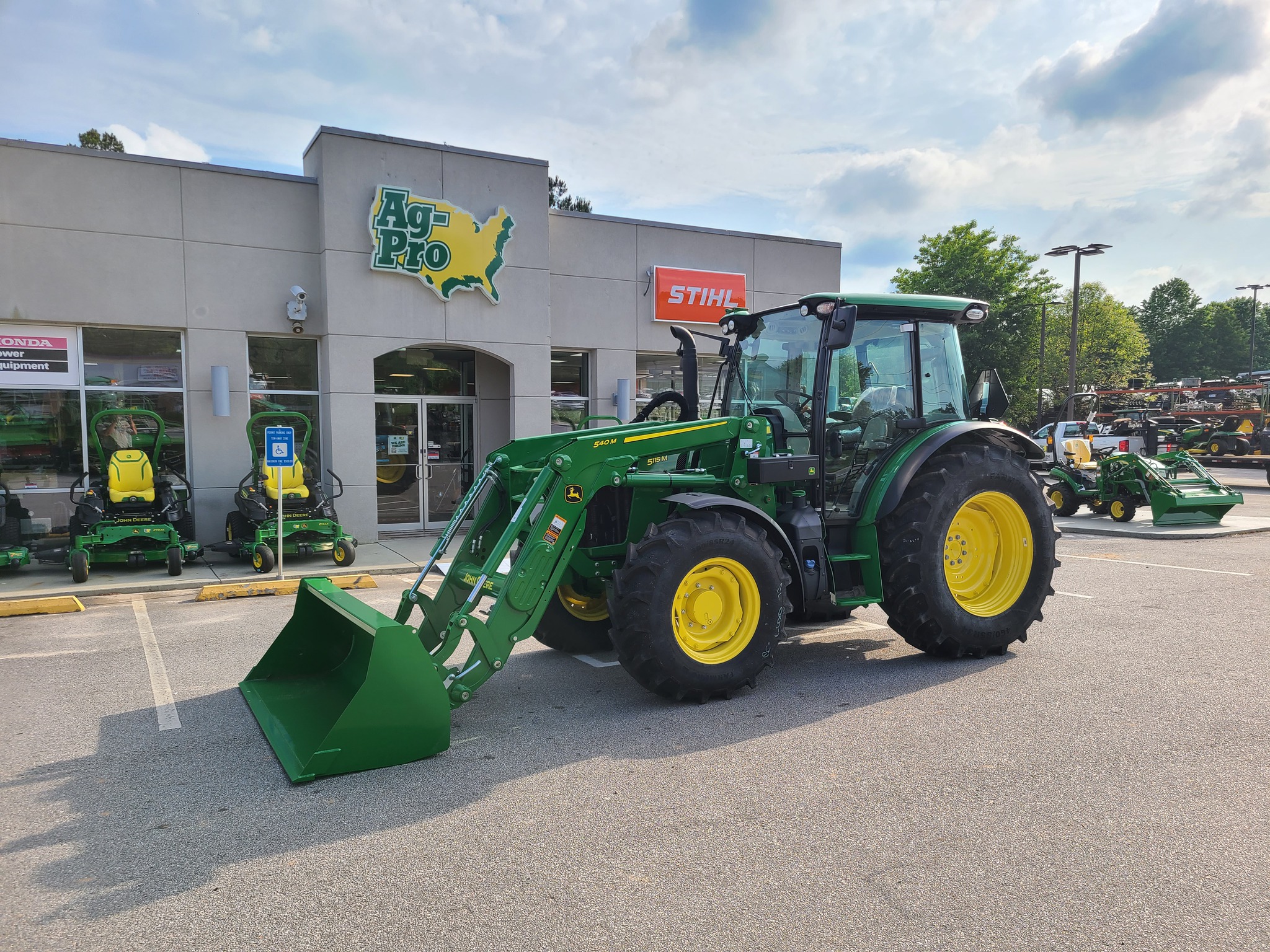 2024 John Deere 5120M Image 3