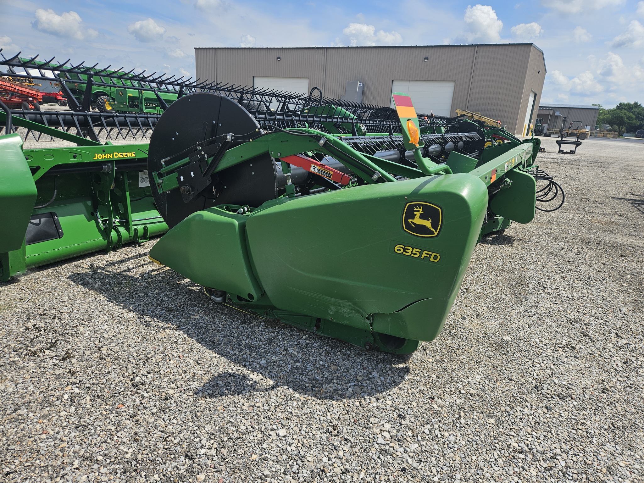 2015 John Deere 635FD Image 1