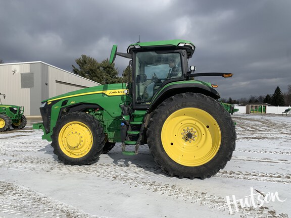 Photo of 2024 John Deere 8R 250