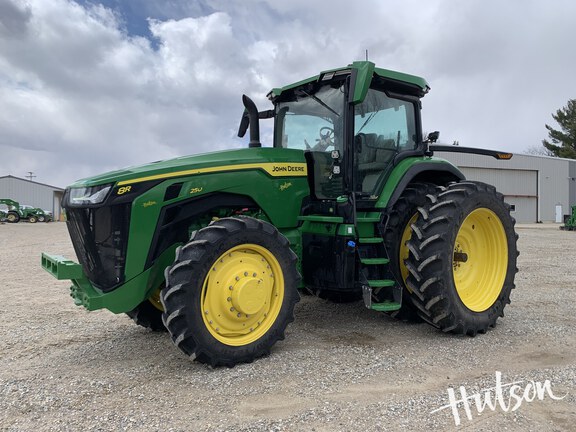 Photo of 2024 John Deere 8R 250