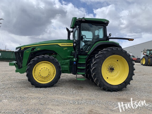 Photo of 2024 John Deere 8R 250