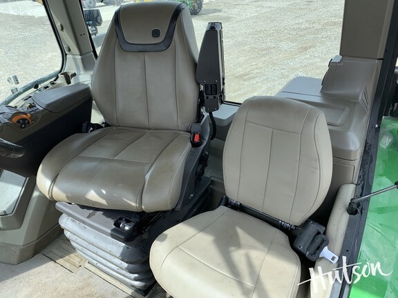 Photo of 2024 John Deere 8R 250