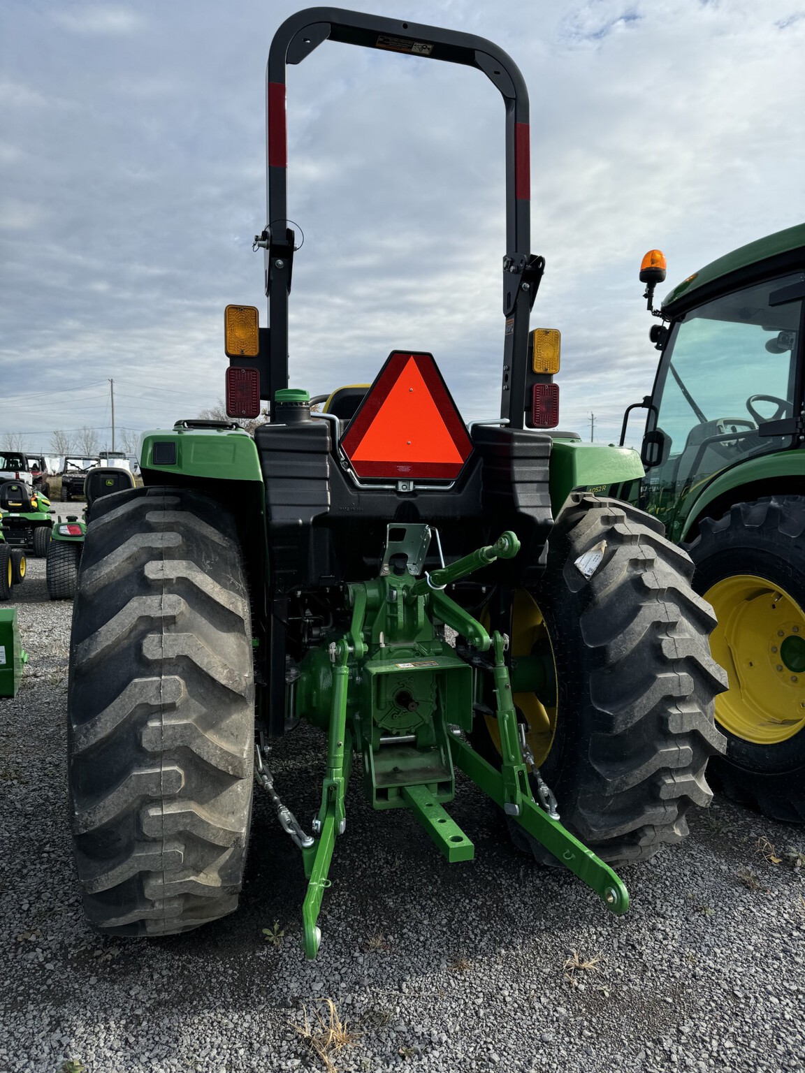 2023 John Deere 4044M Image 3
