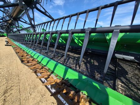 Used 2021 John Deere HD50R Combine Platforms at Horizon Ag & Turf in St. Paul, AB - Photo11