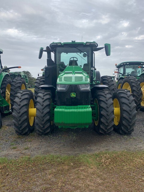 2023 John Deere 8R 370 Image 2