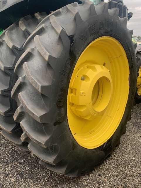 2023 John Deere 8R 370 Image 4