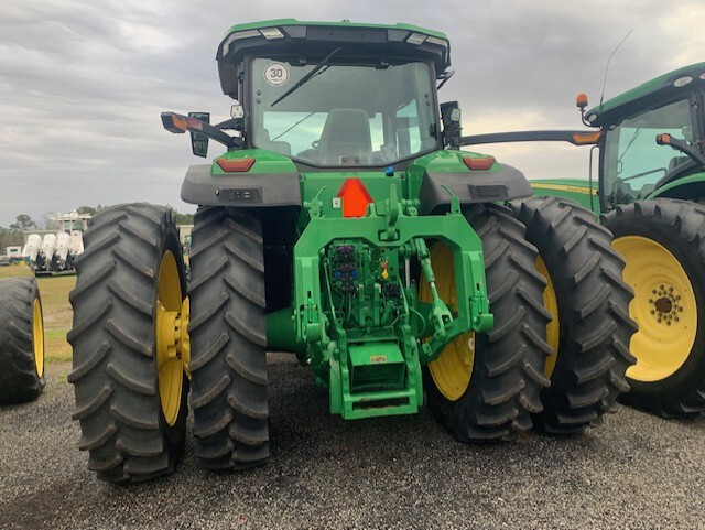 2023 John Deere 8R 370 Image 6