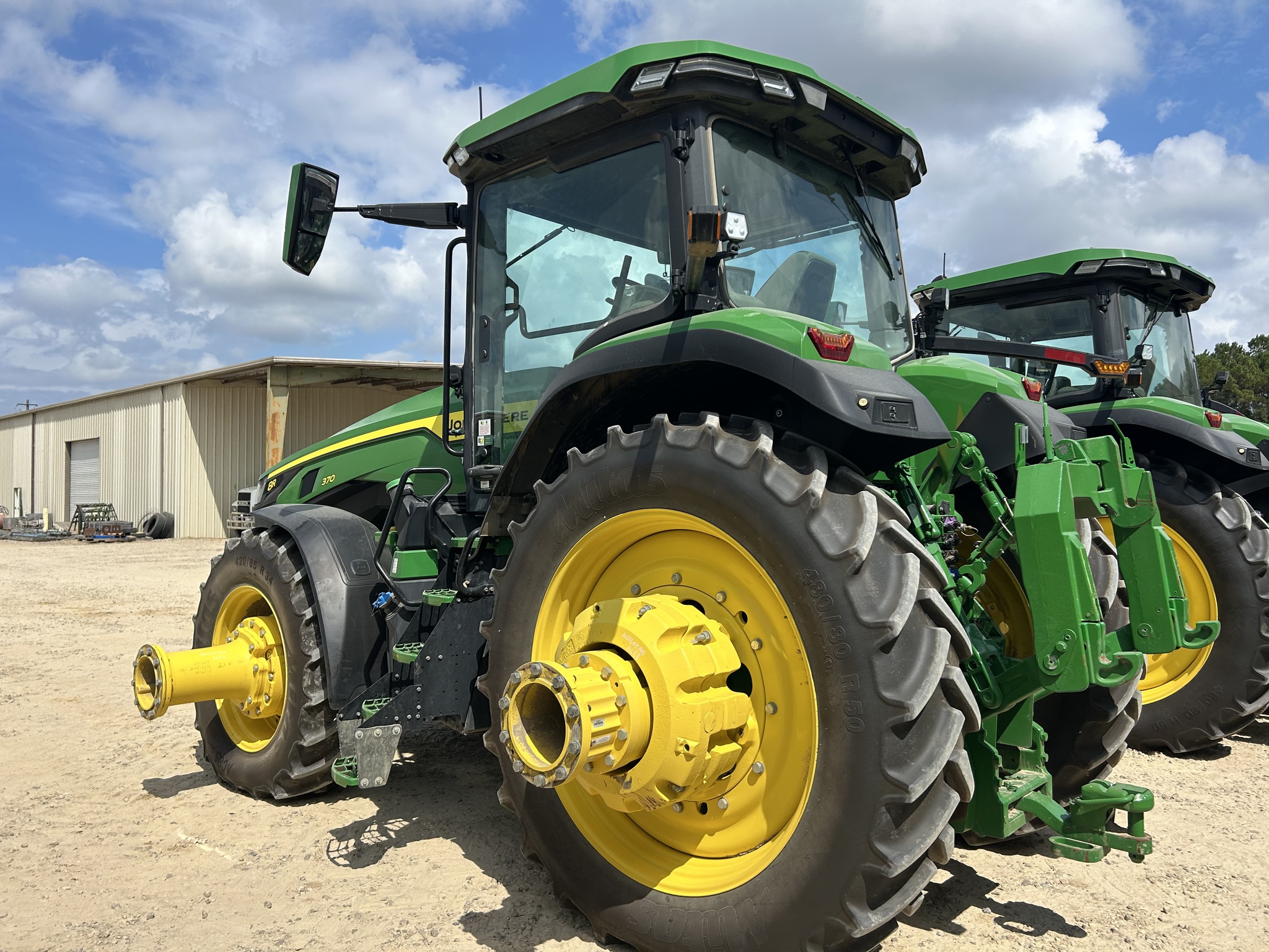 2023 John Deere 8R 370 Image 7