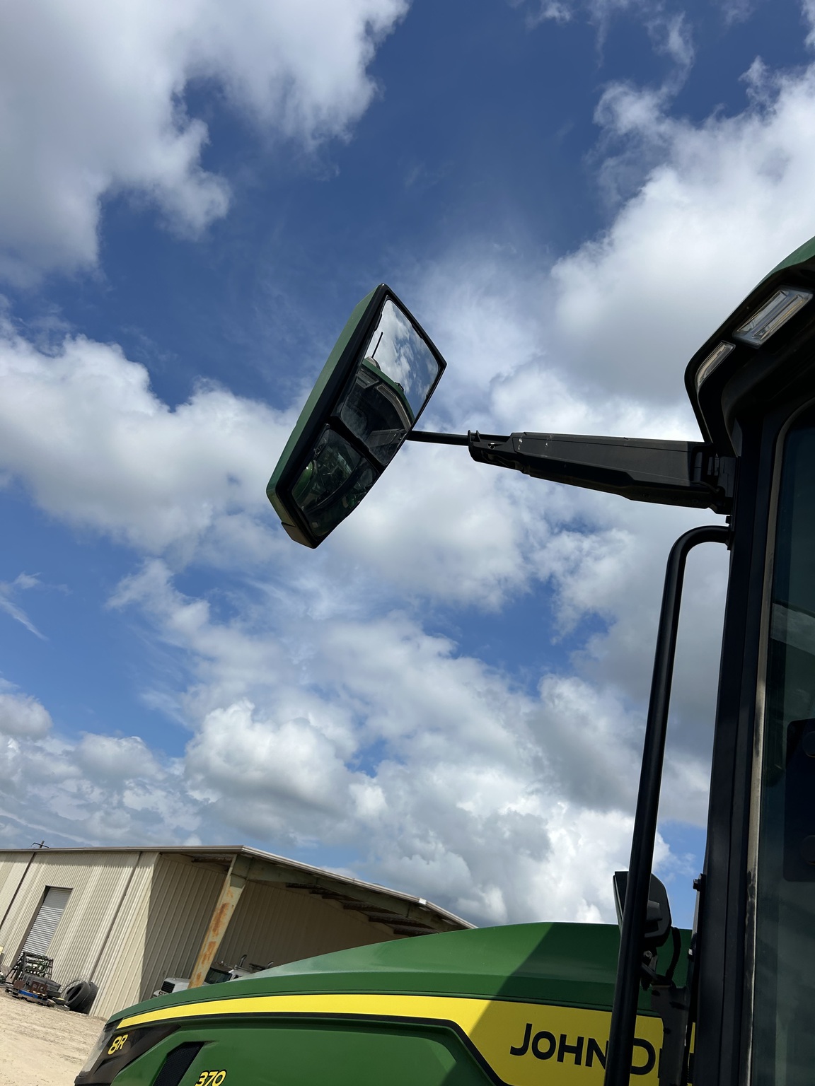 2023 John Deere 8R 370 Image 9