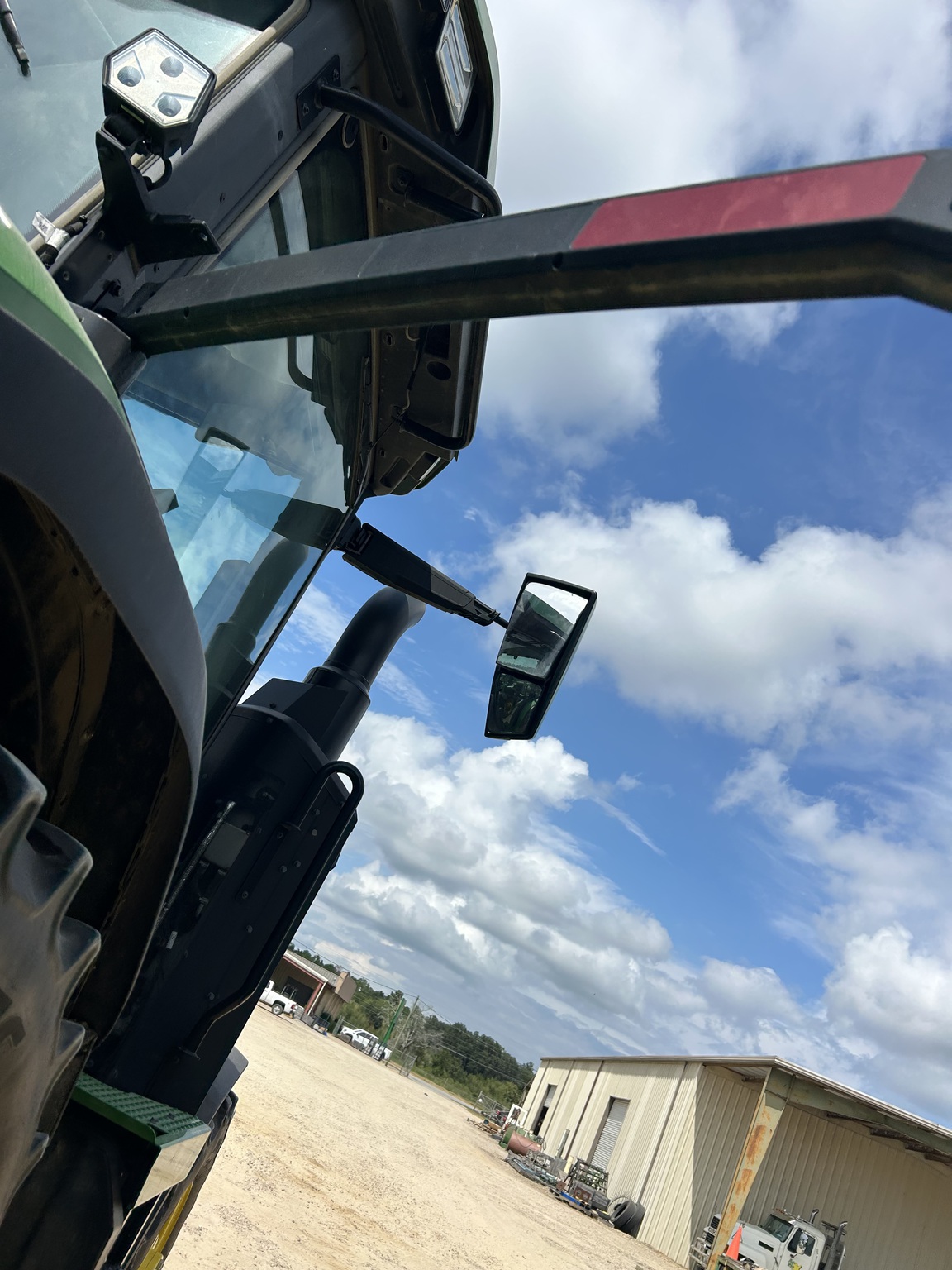 2023 John Deere 8R 370 Image 10