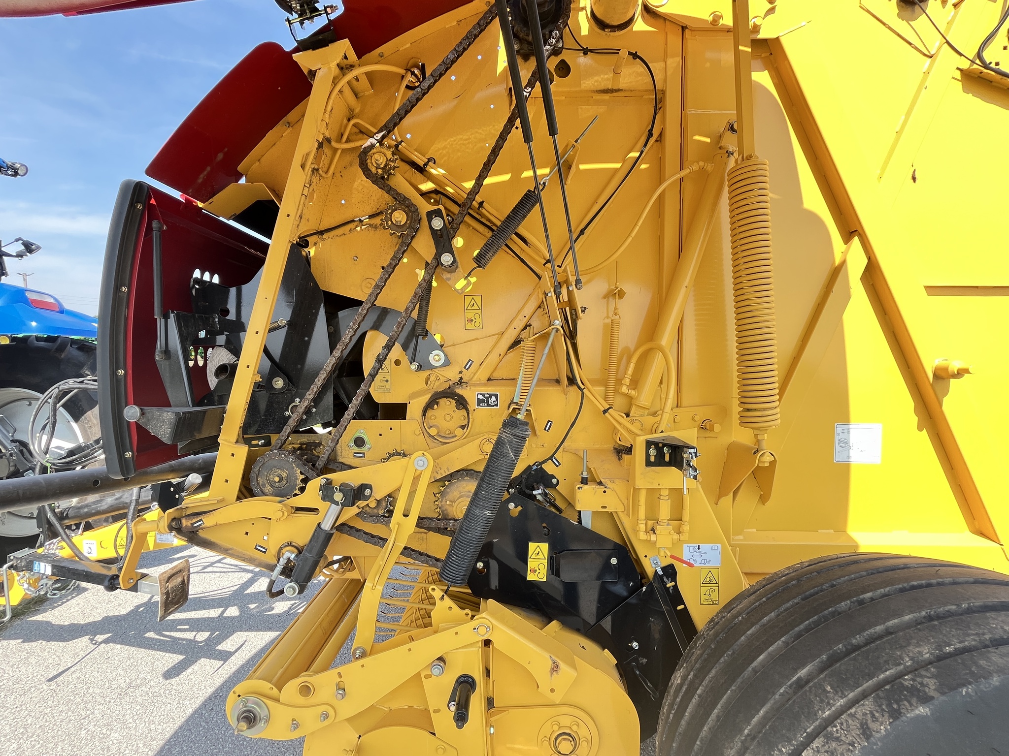  2024 New Holland Rollbelt 460 at Heritage Tractor in Rogersville, MO