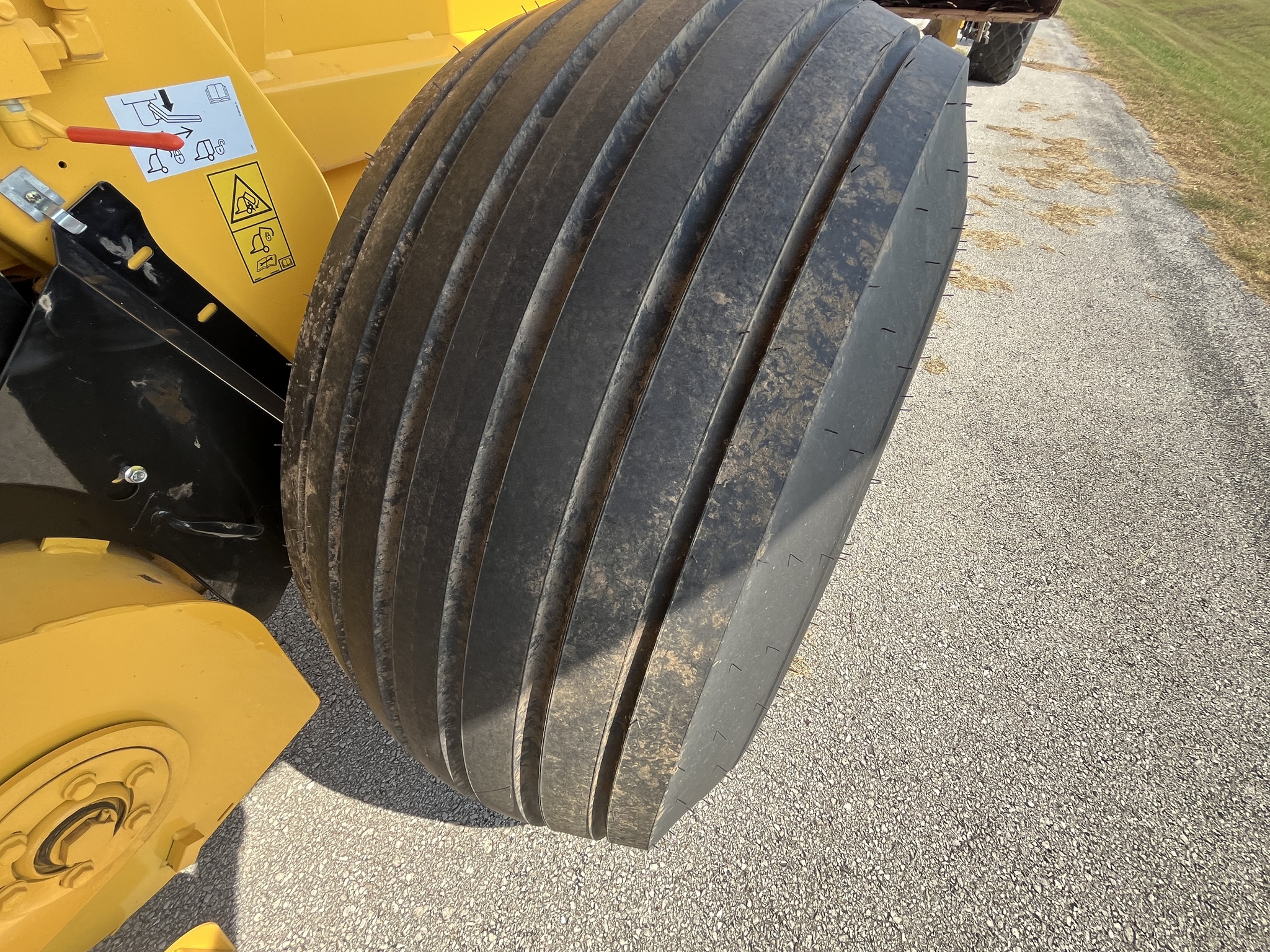  2024 New Holland Rollbelt 460 at Heritage Tractor in Rogersville, MO