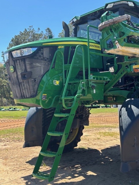2023 John Deere 410R Image 4