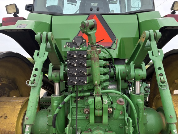 1999 John Deere 8400T - Photo22