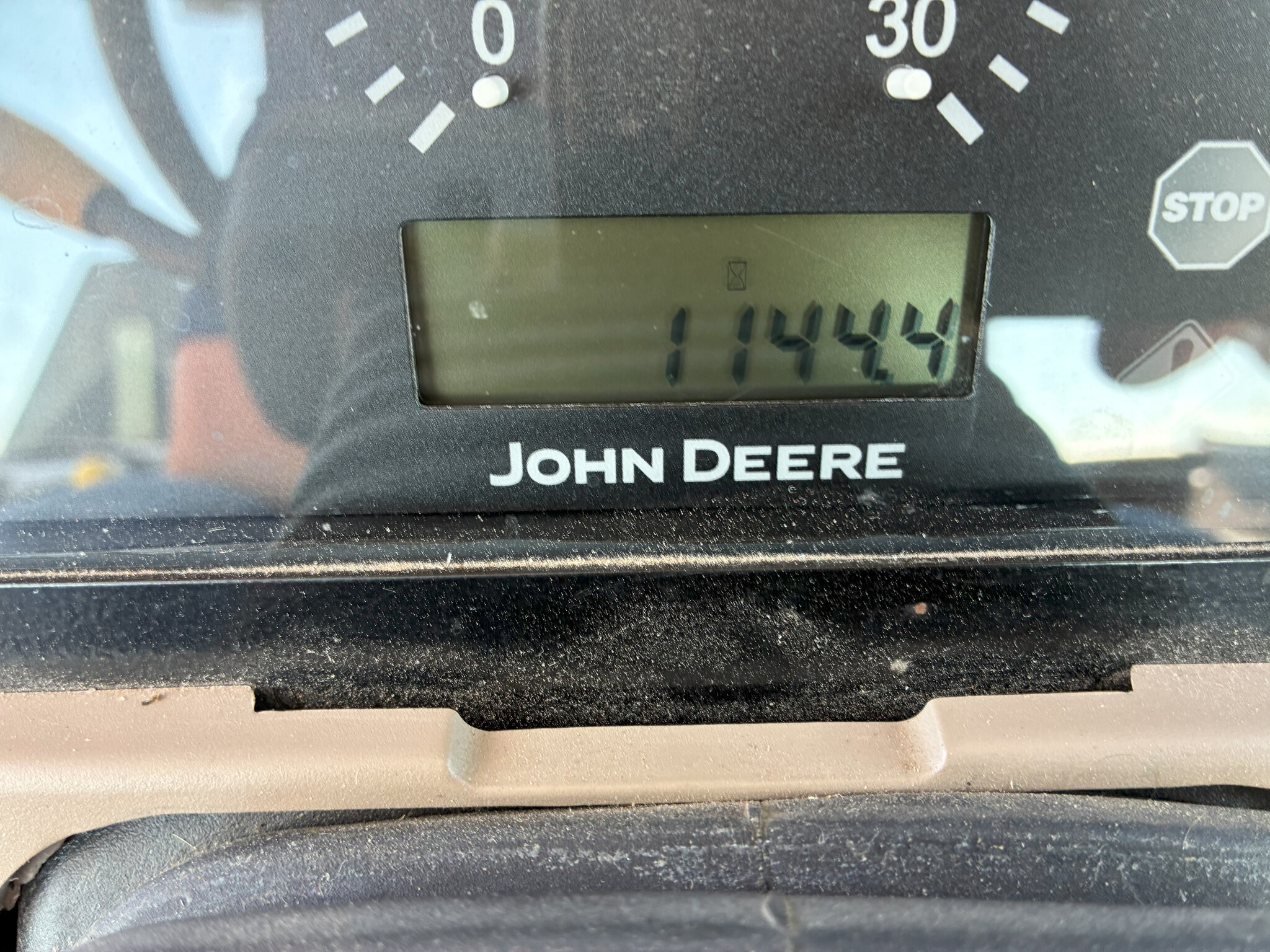 2012 John Deere 6140D Image 12