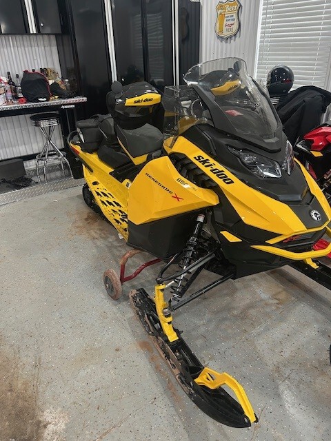 2023 Ski Doo Renegade X-RS 850 Image 6